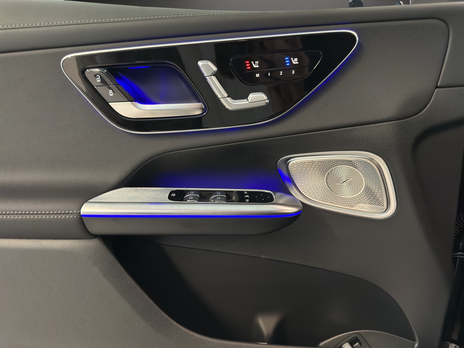 MERCEDES-BENZ GLC 400 e 4M EQ Star-image-12