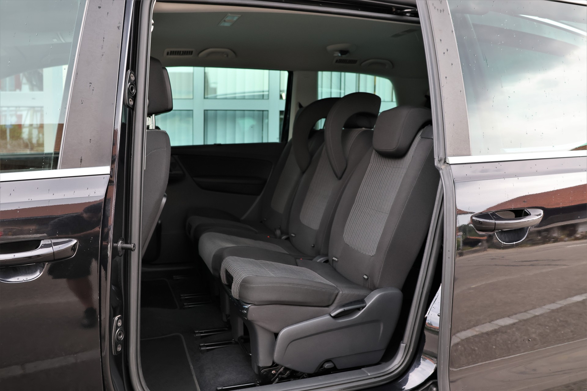 SEAT Alhambra 1.4 TSI Style DSG (CH) 7 Plätzer + 1.8T AHK-image-11