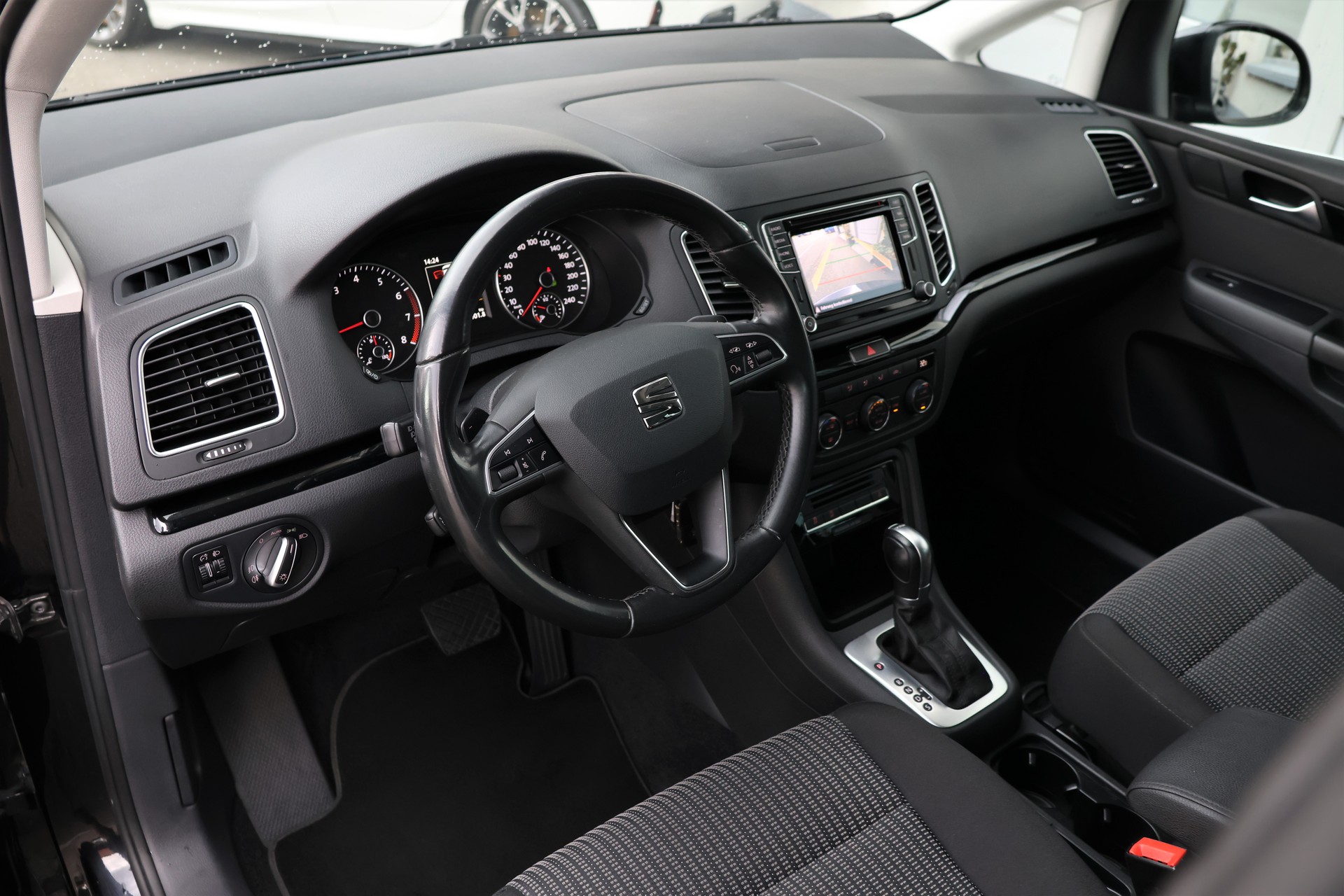 SEAT Alhambra 1.4 TSI Style DSG (CH) 7 Plätzer + 1.8T AHK-image-9