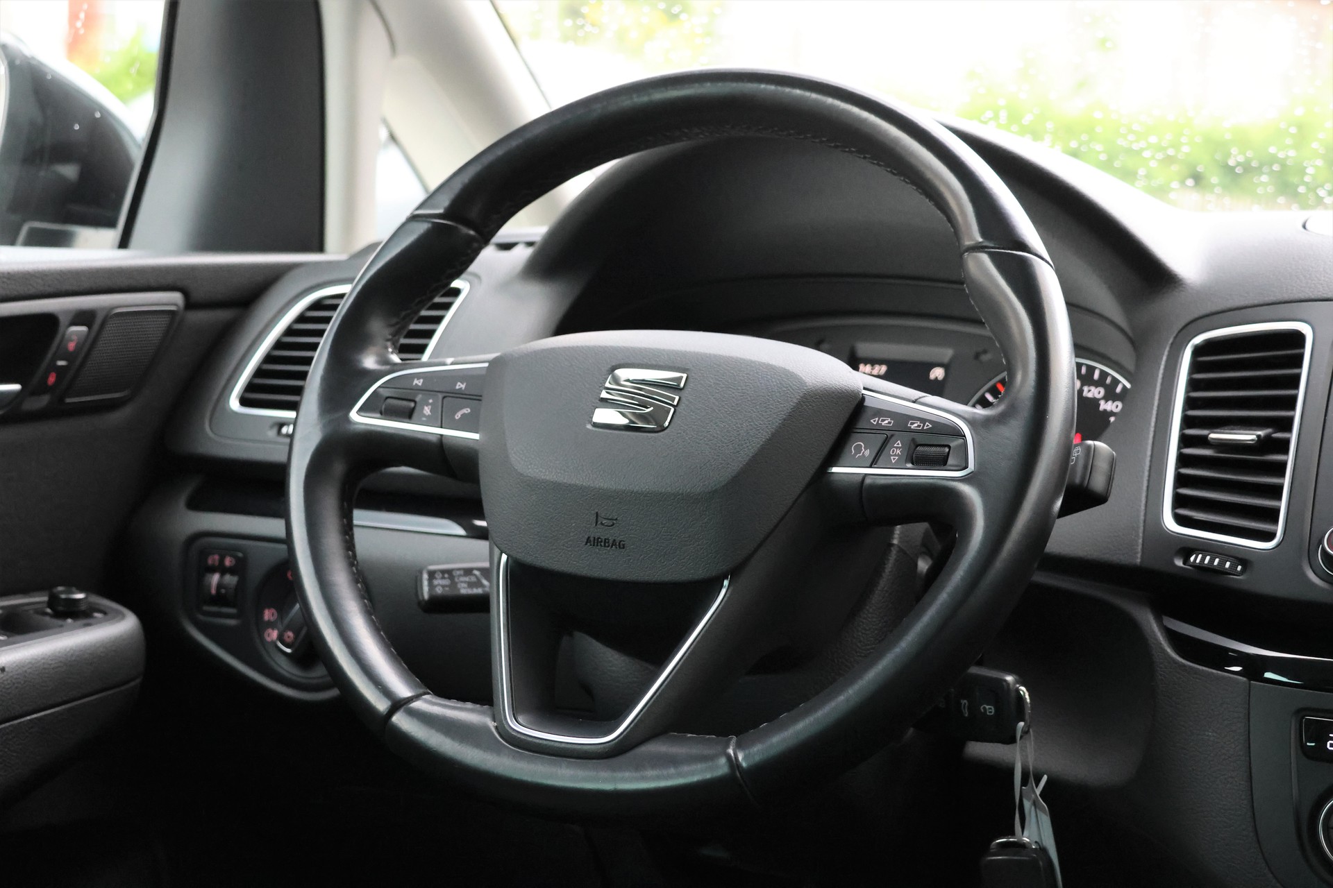 SEAT Alhambra 1.4 TSI Style DSG (CH) 7 Plätzer + 1.8T AHK-image-15