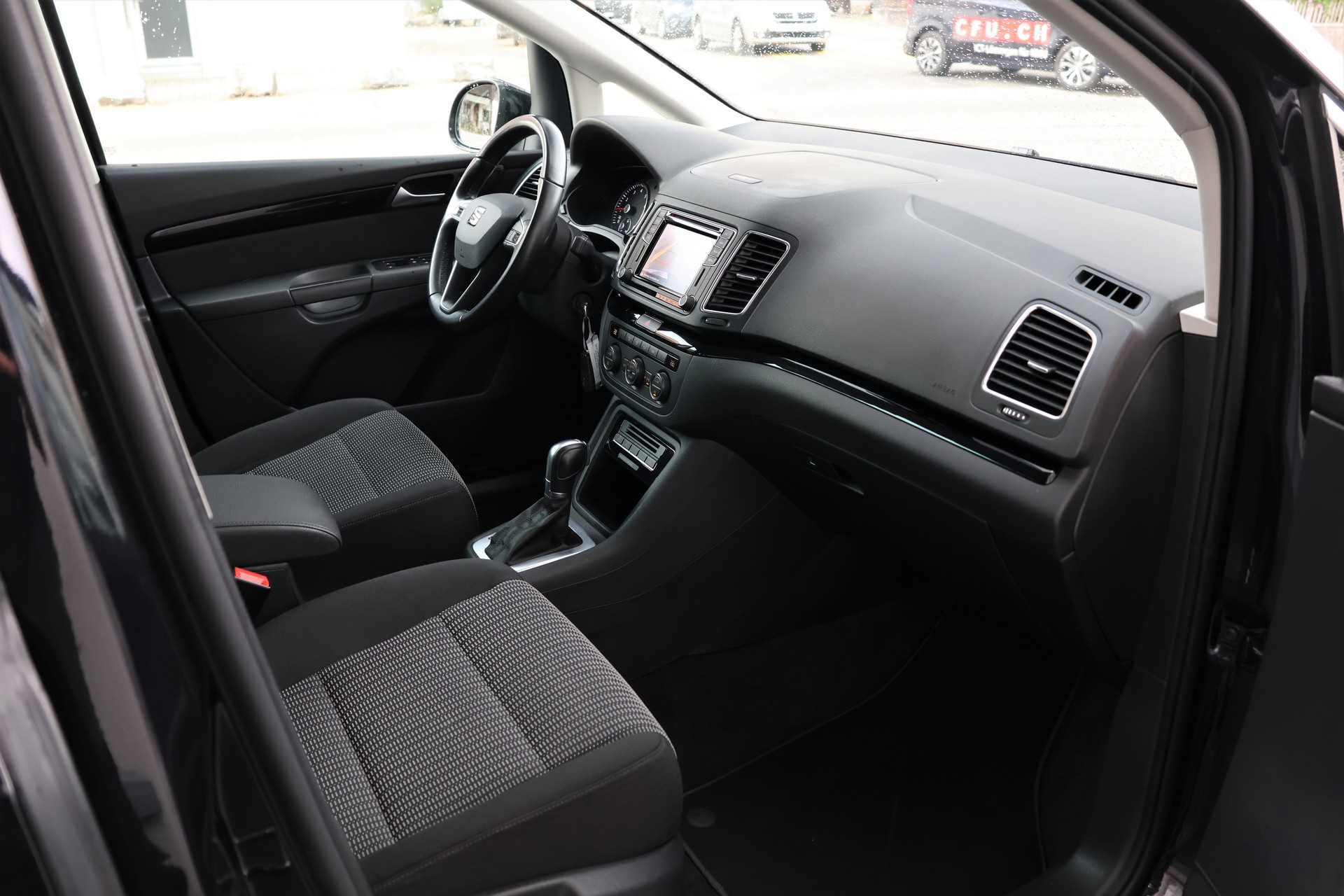 SEAT Alhambra 1.4 TSI Style DSG (CH) 7 Plätzer + 1.8T AHK-image-17