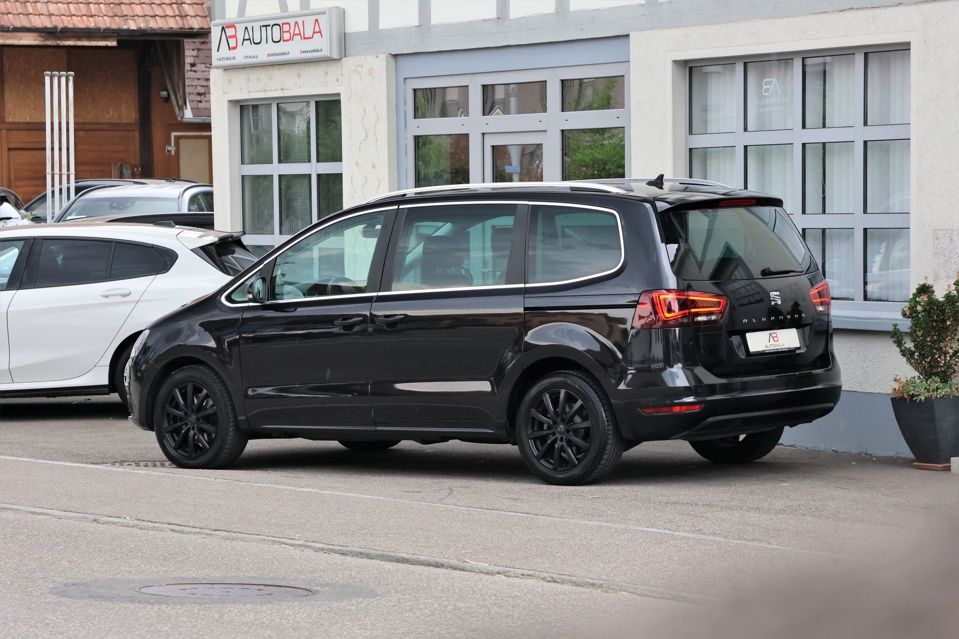 SEAT Alhambra 1.4 TSI Style DSG (CH) 7 Plätzer + 1.8T AHK-image-4