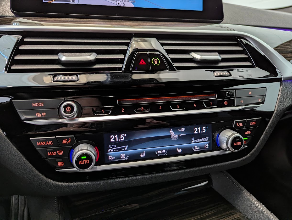 BMW M550i xDrive SAG G30 FACELIFT*12MT GAR HEAD-UP HARMAN/KARDON VOLL-LED LEDER MEMORY ADAPT. FAHRWERK*-image-22