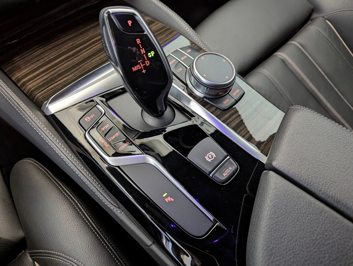 BMW M550i xDrive SAG G30 FACELIFT*12MT GAR HEAD-UP HARMAN/KARDON VOLL-LED LEDER MEMORY ADAPT. FAHRWERK*-image-24