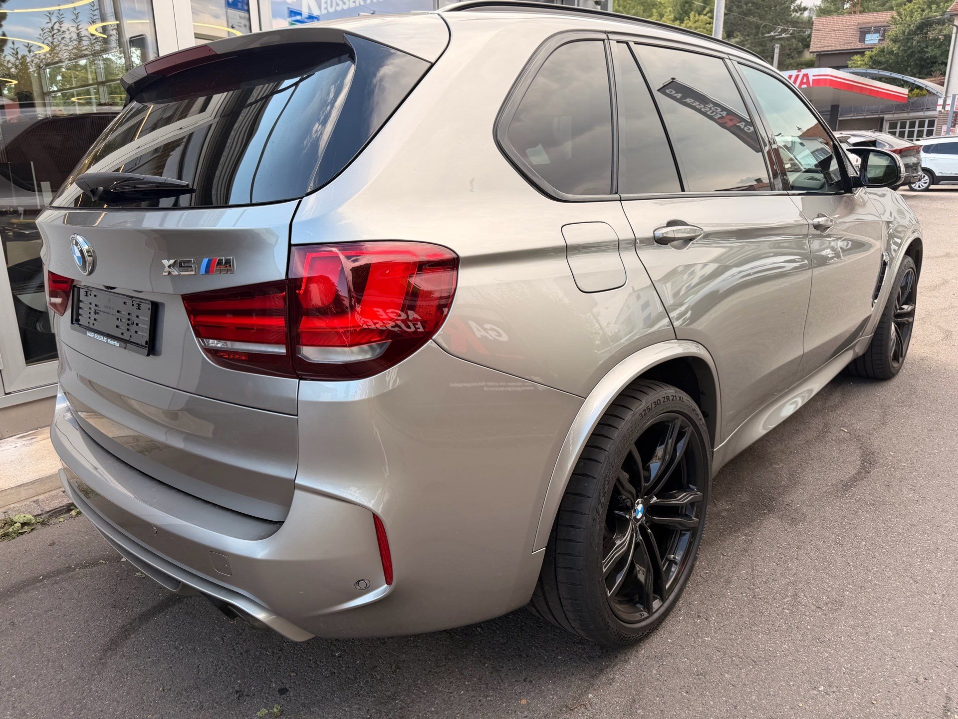 BMW X5 M *** AB BMW SERVICE UND MFK ***-showroom-element-3