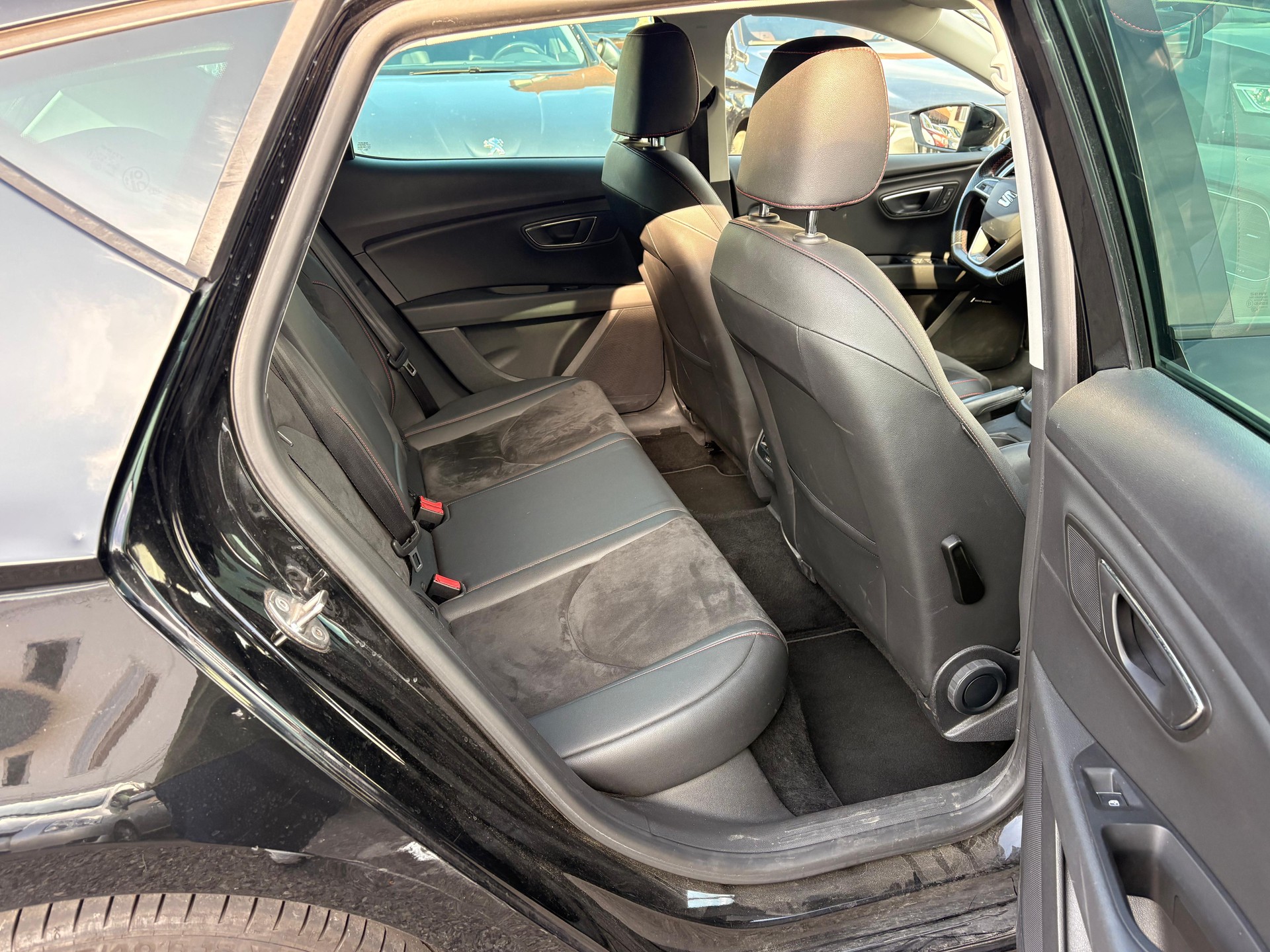 SEAT Leon 1.4 TSI FR Line DSG-image-9