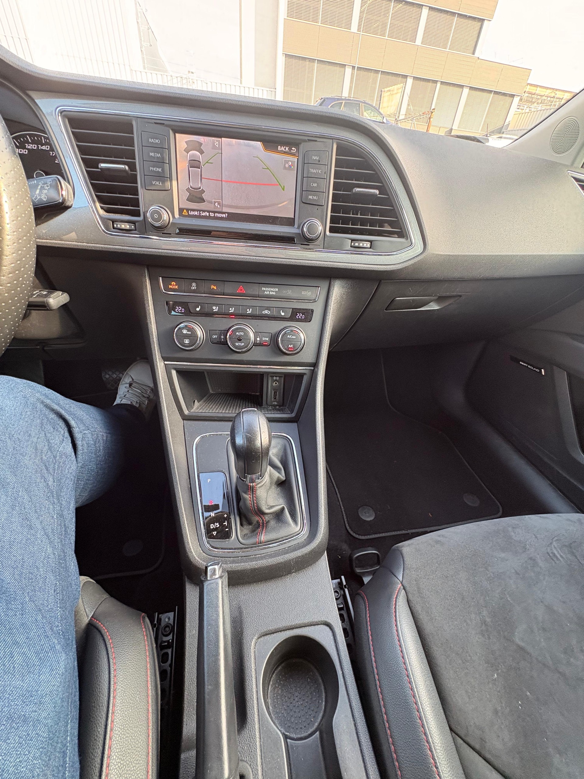 SEAT Leon 1.4 TSI FR Line DSG-image-6