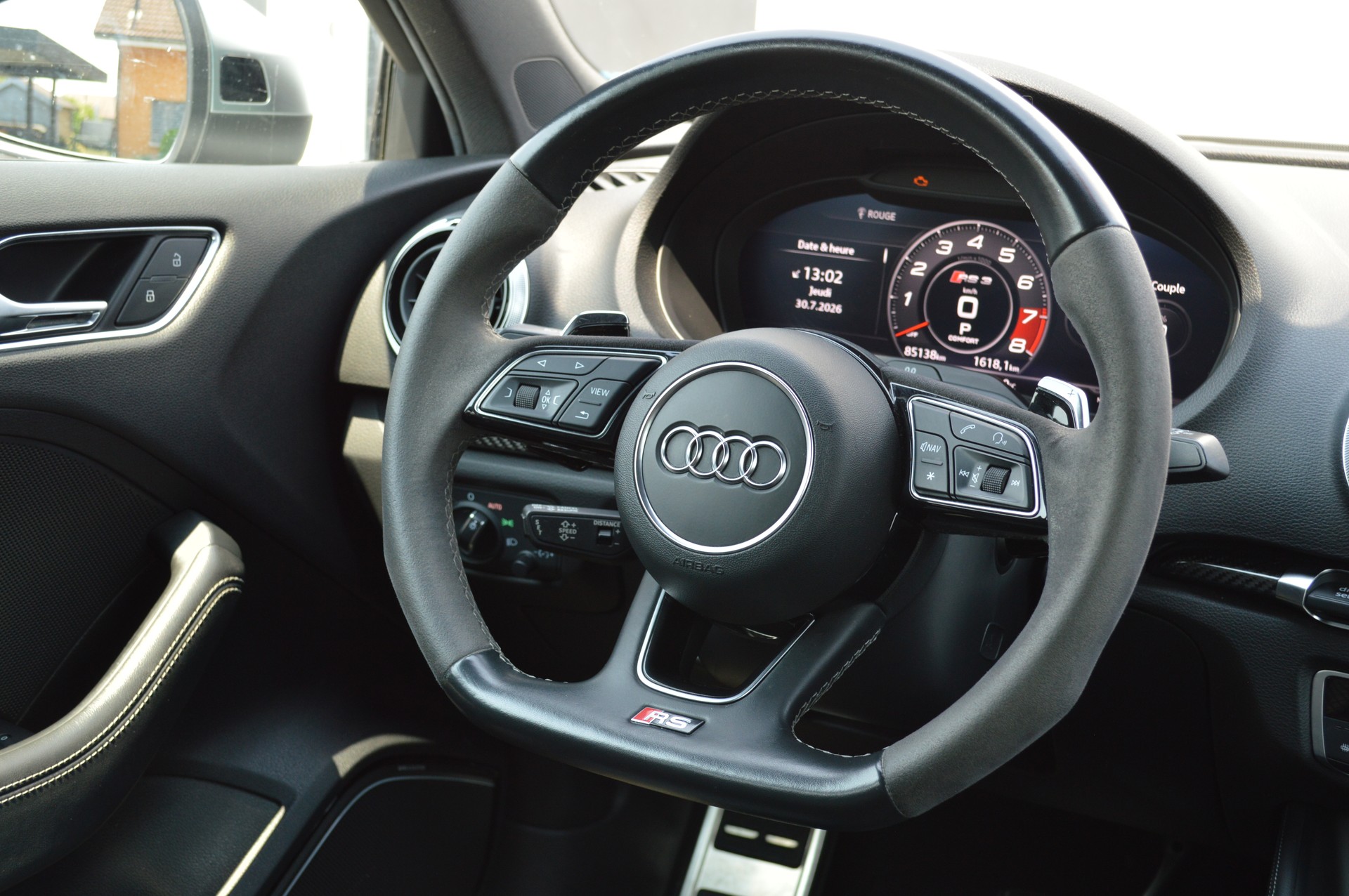 AUDI RS3 Sportback 2.5 TSI quattro S-tronic-image-13