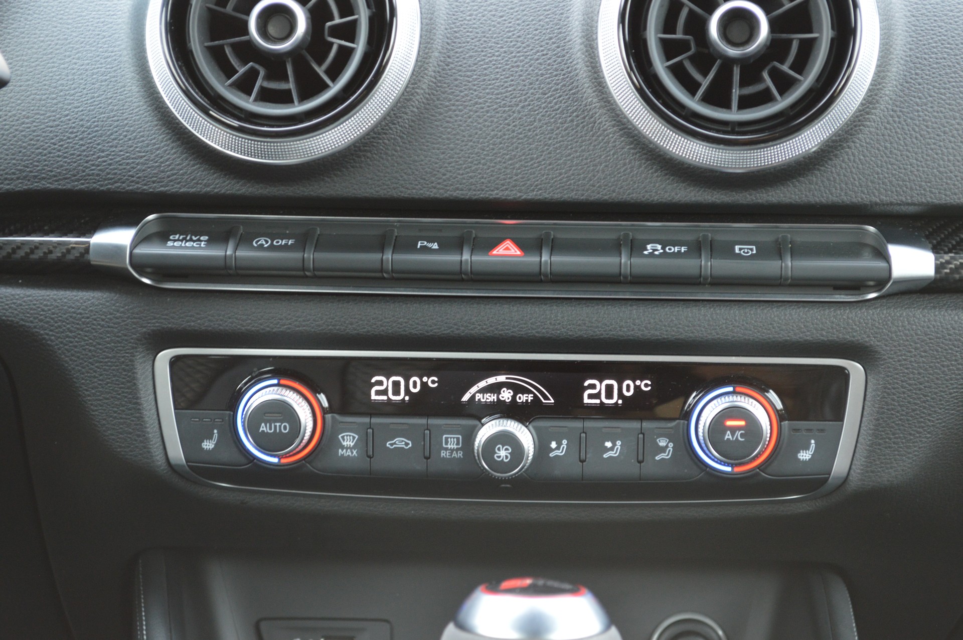 AUDI RS3 Sportback 2.5 TSI quattro S-tronic-image-18