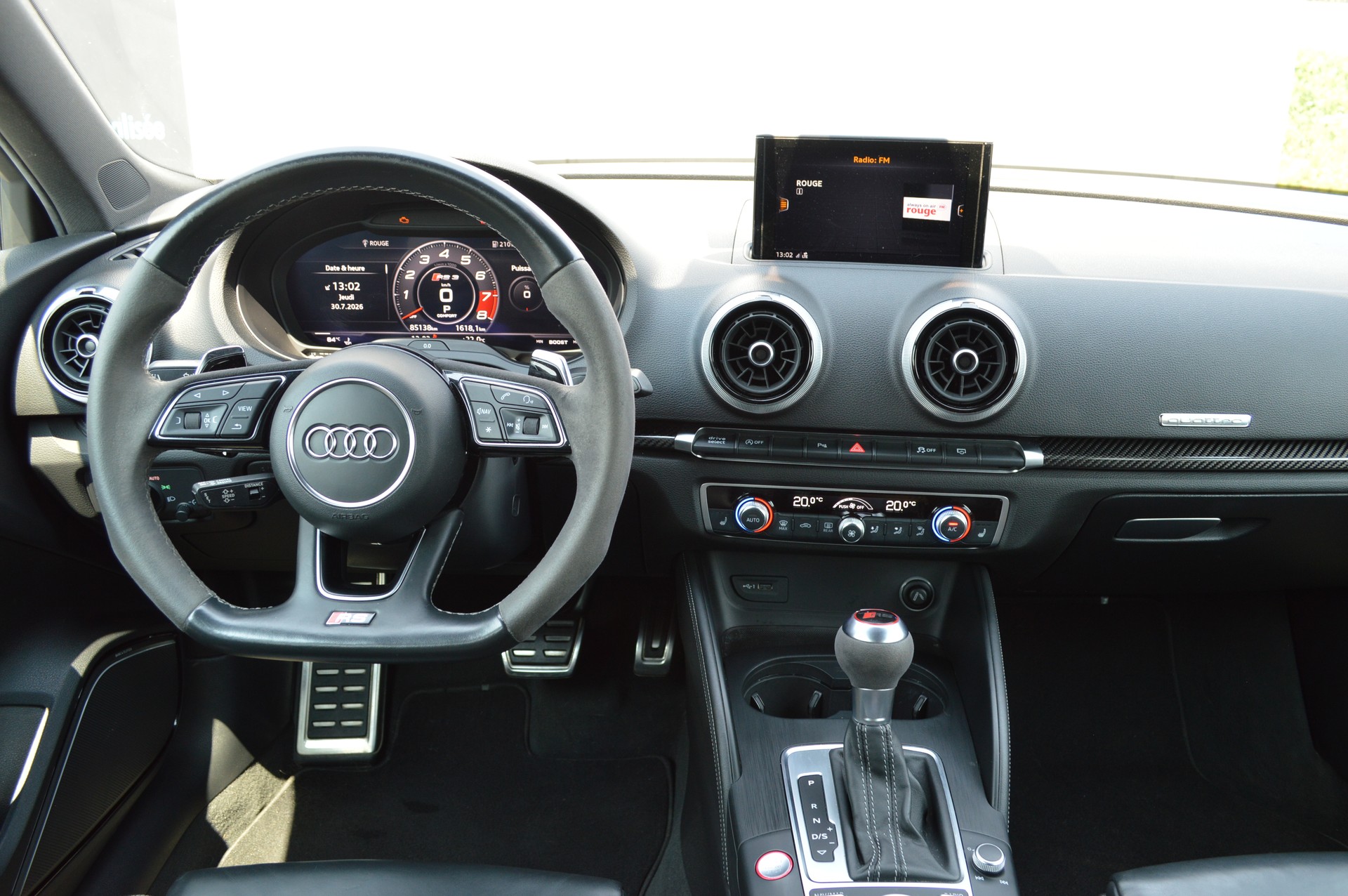 AUDI RS3 Sportback 2.5 TSI quattro S-tronic-image-12