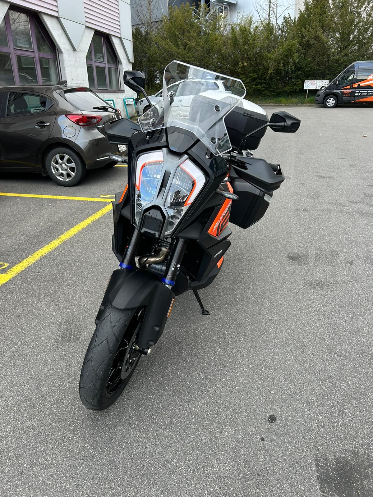 KTM 1290 Super Adventure S-image-1