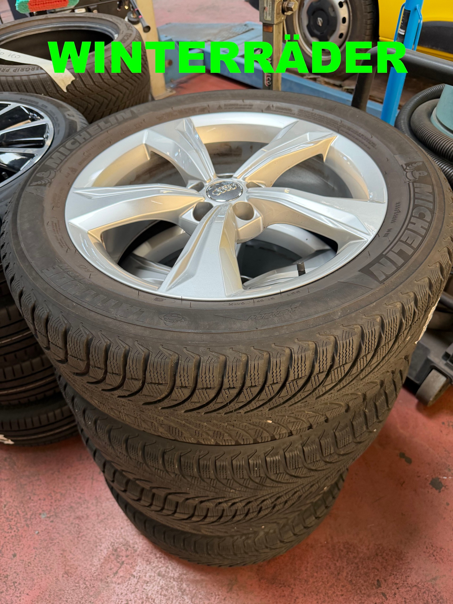 AUDI Q5 2.0 45 TFSI S Line quattro S-Tronic-showroom-element-1