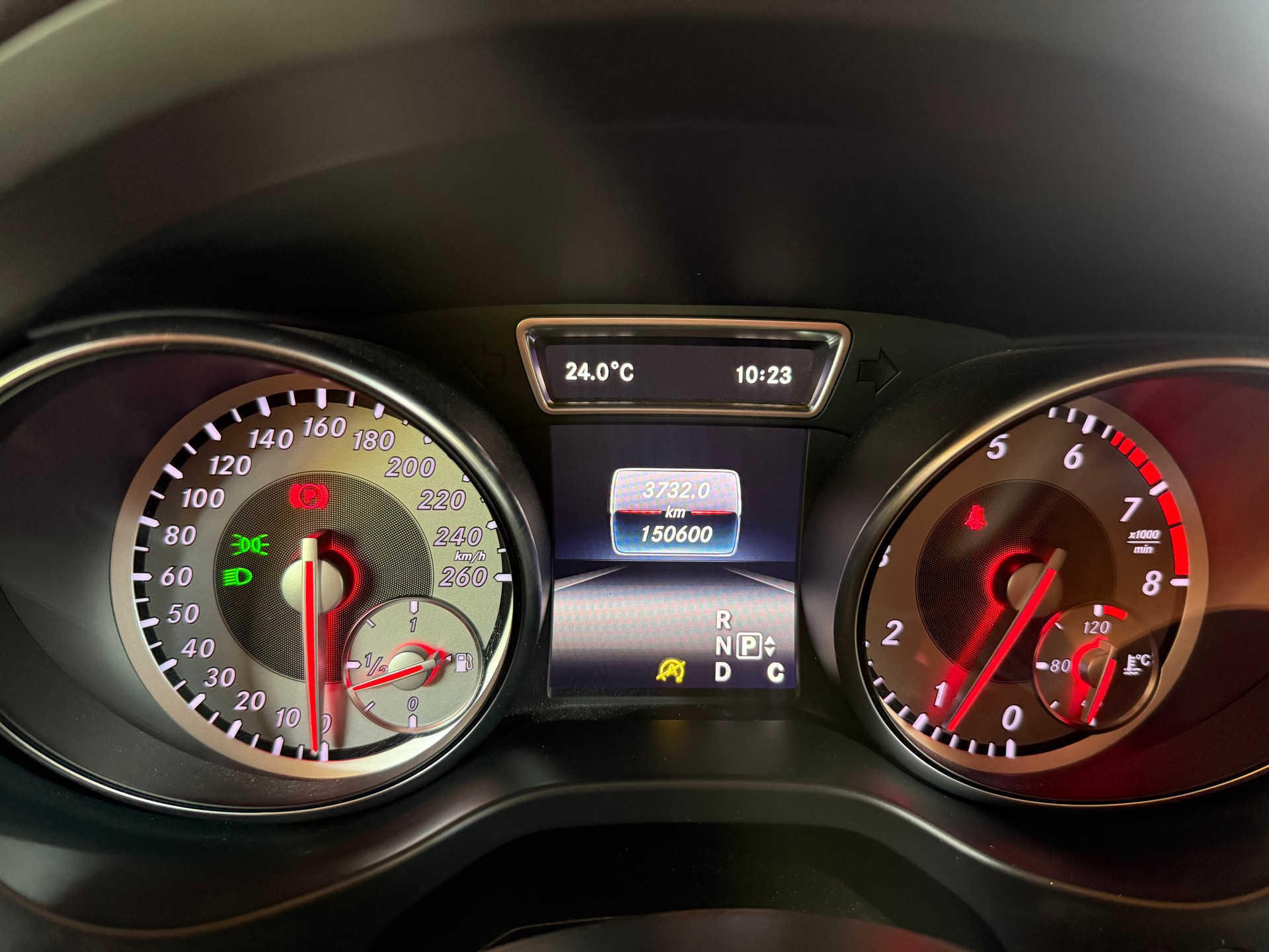 MERCEDES-BENZ GLA 250 AMG Line 4Matic 7G-DCT-image-11