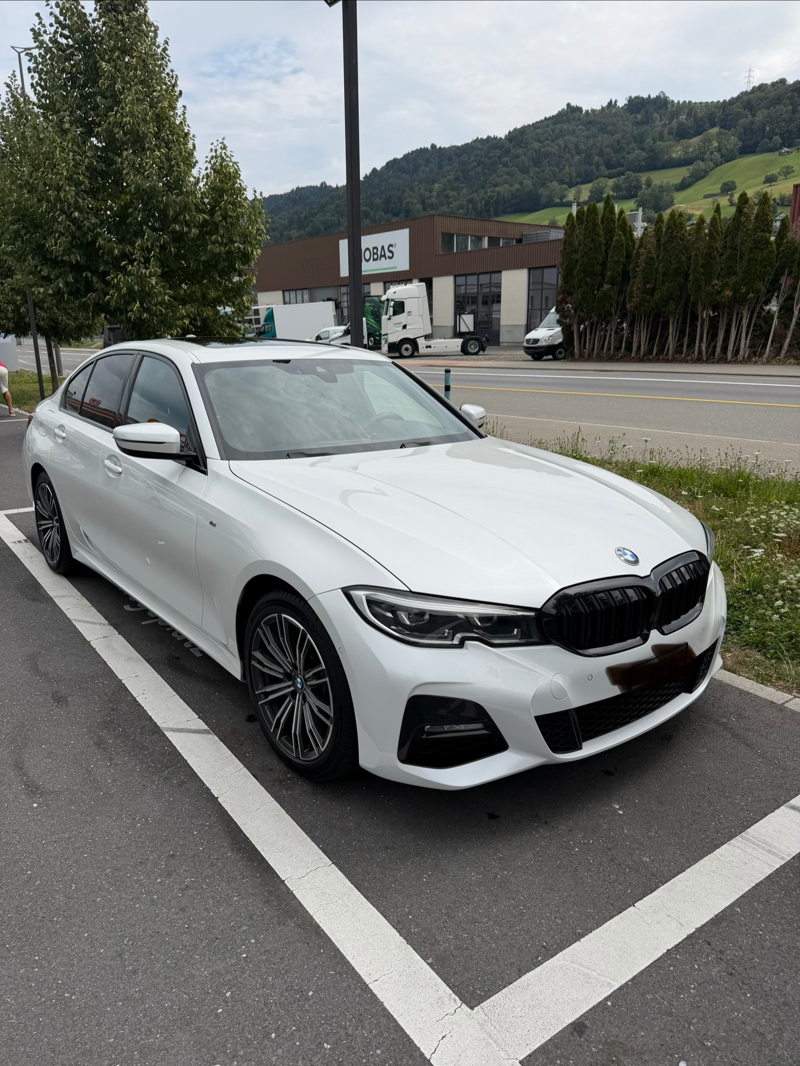BMW 330e