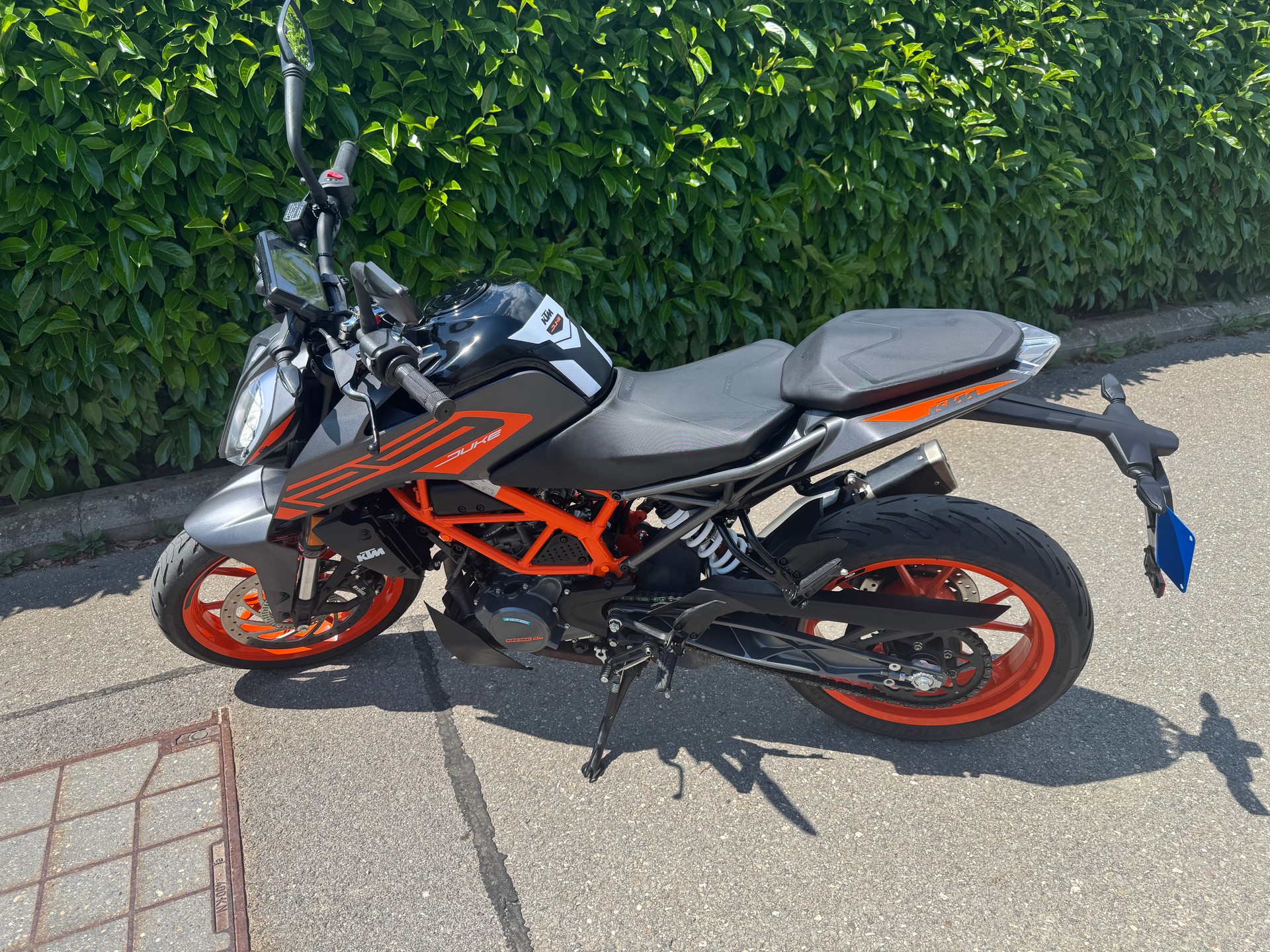 KTM 125 Duke-image-1