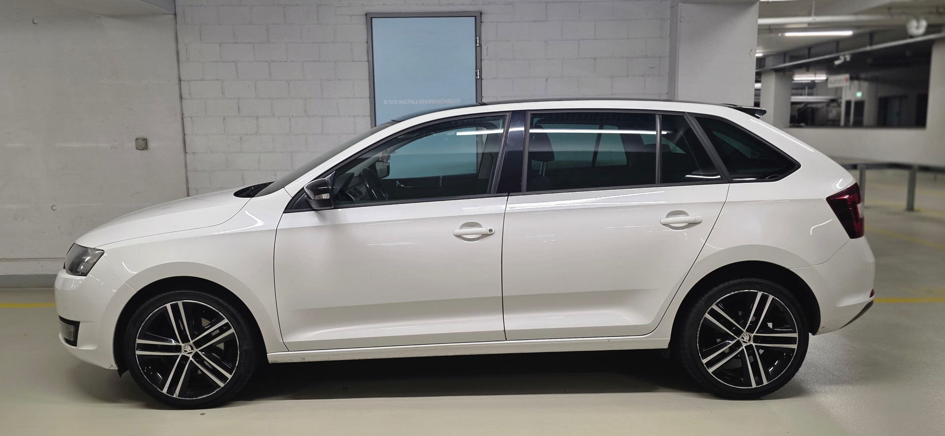 SKODA Rapid Spaceback 1.2 TSI Style-image-1