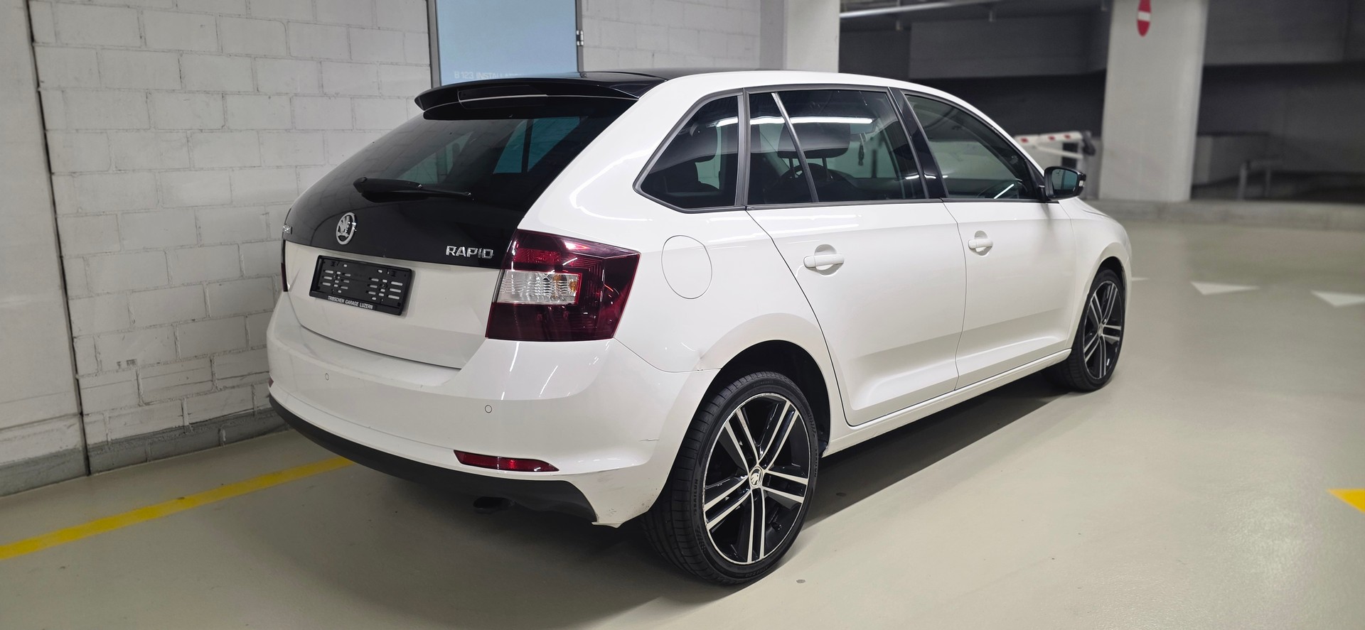 SKODA Rapid Spaceback 1.2 TSI Style-image-4