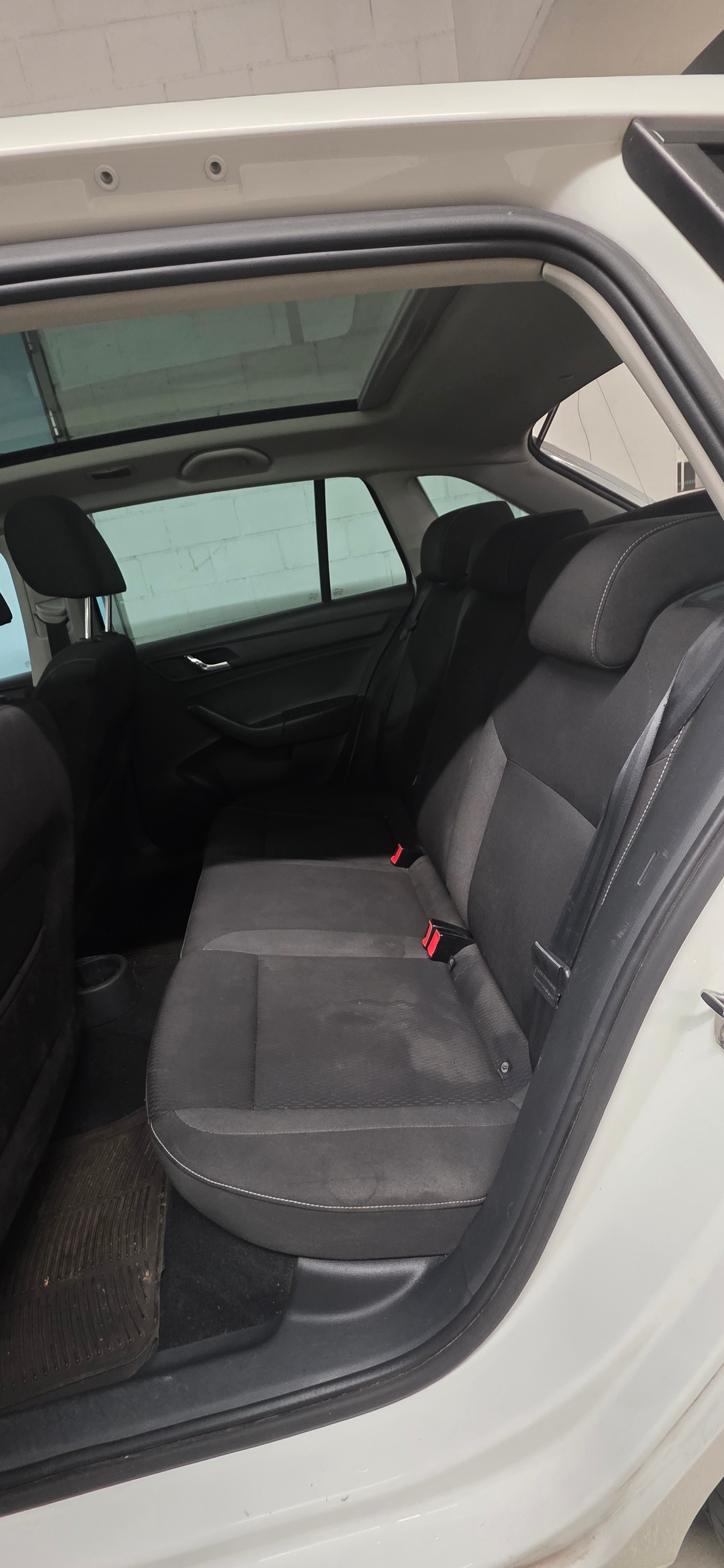 SKODA Rapid Spaceback 1.2 TSI Style-image-10