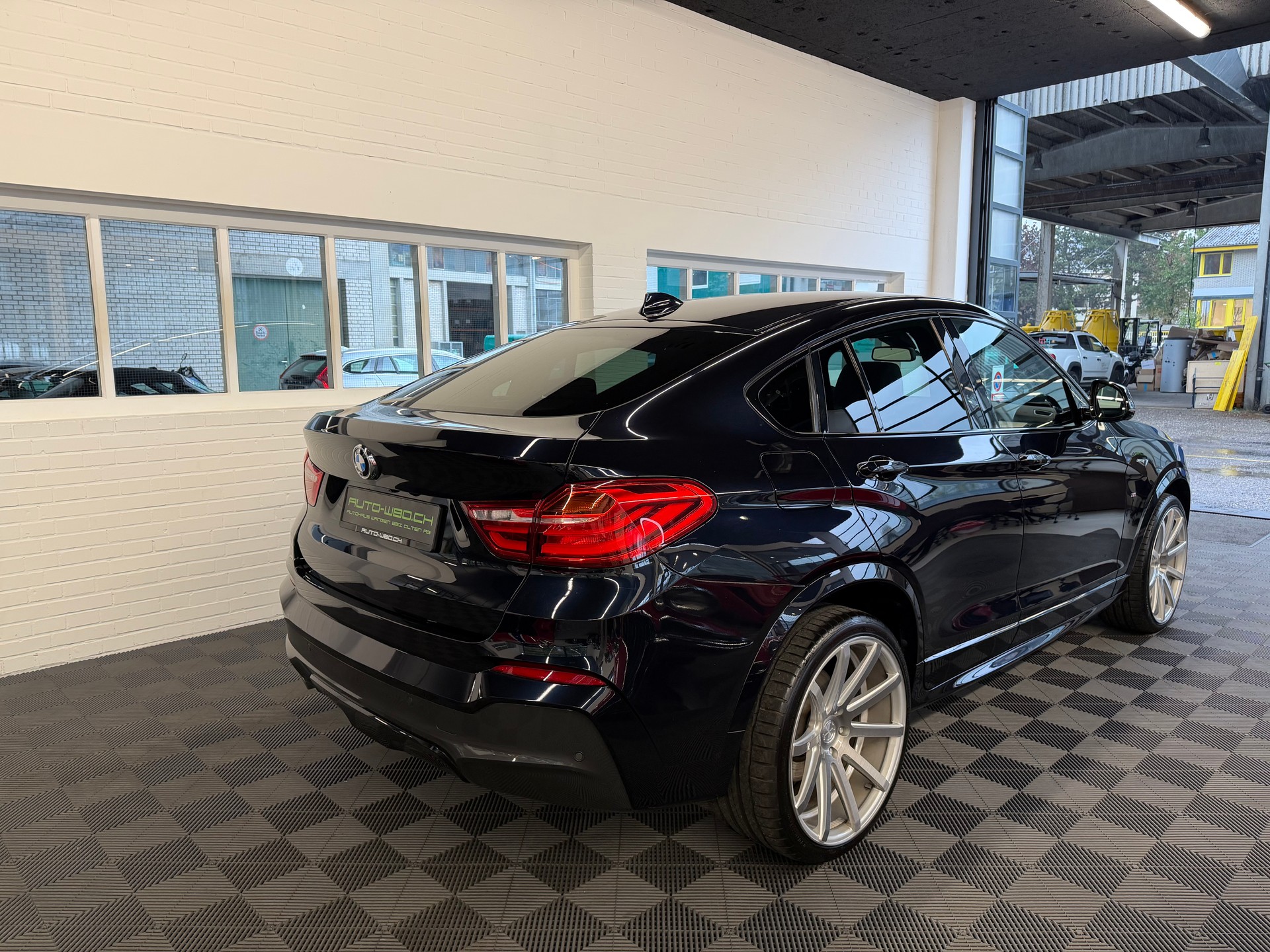 BMW X4 xDrive 30d Steptronic M SPORT PAKET-showroom-element-2
