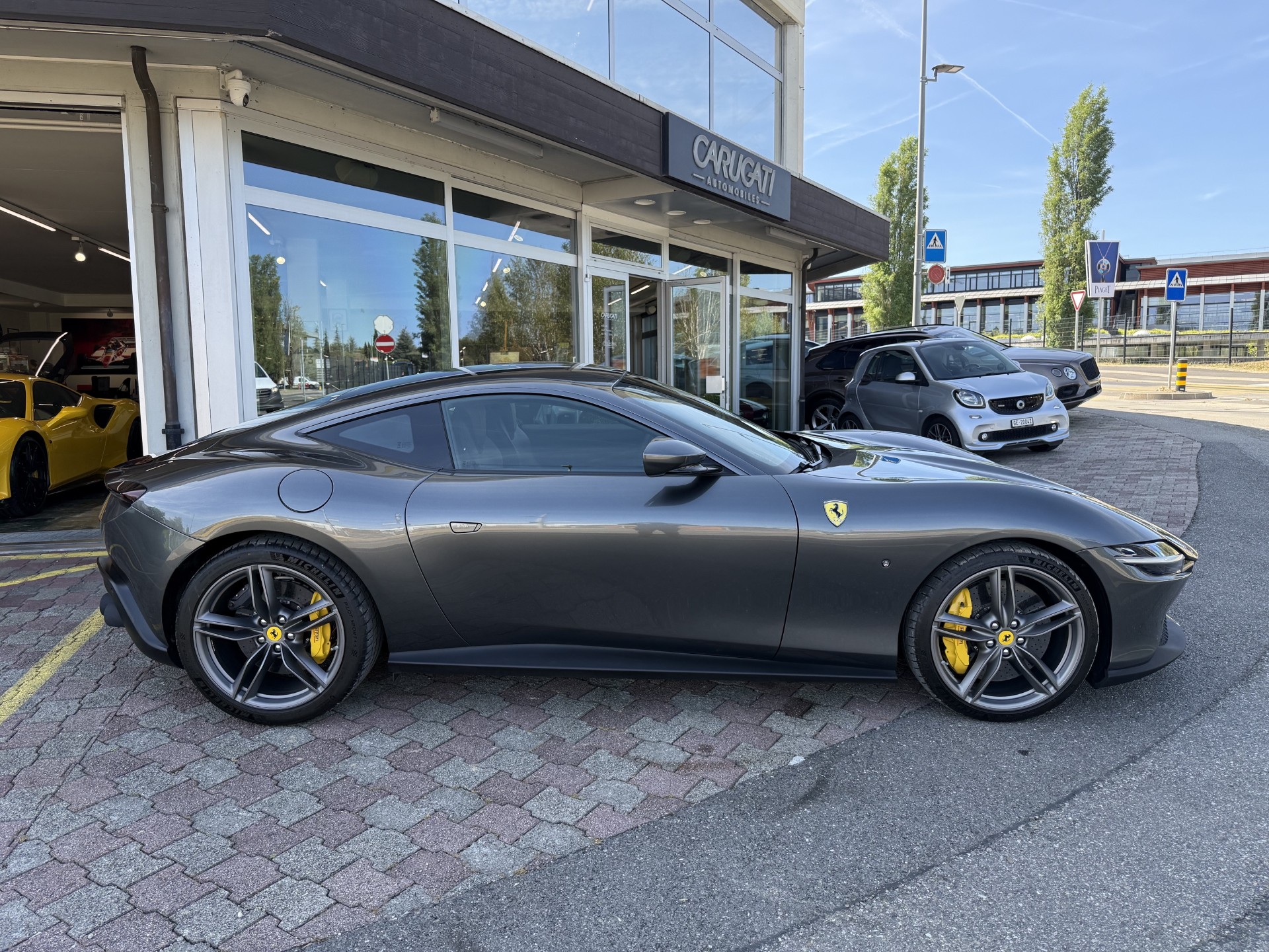 FERRARI Roma 3.9 V8 T-showroom-element-3
