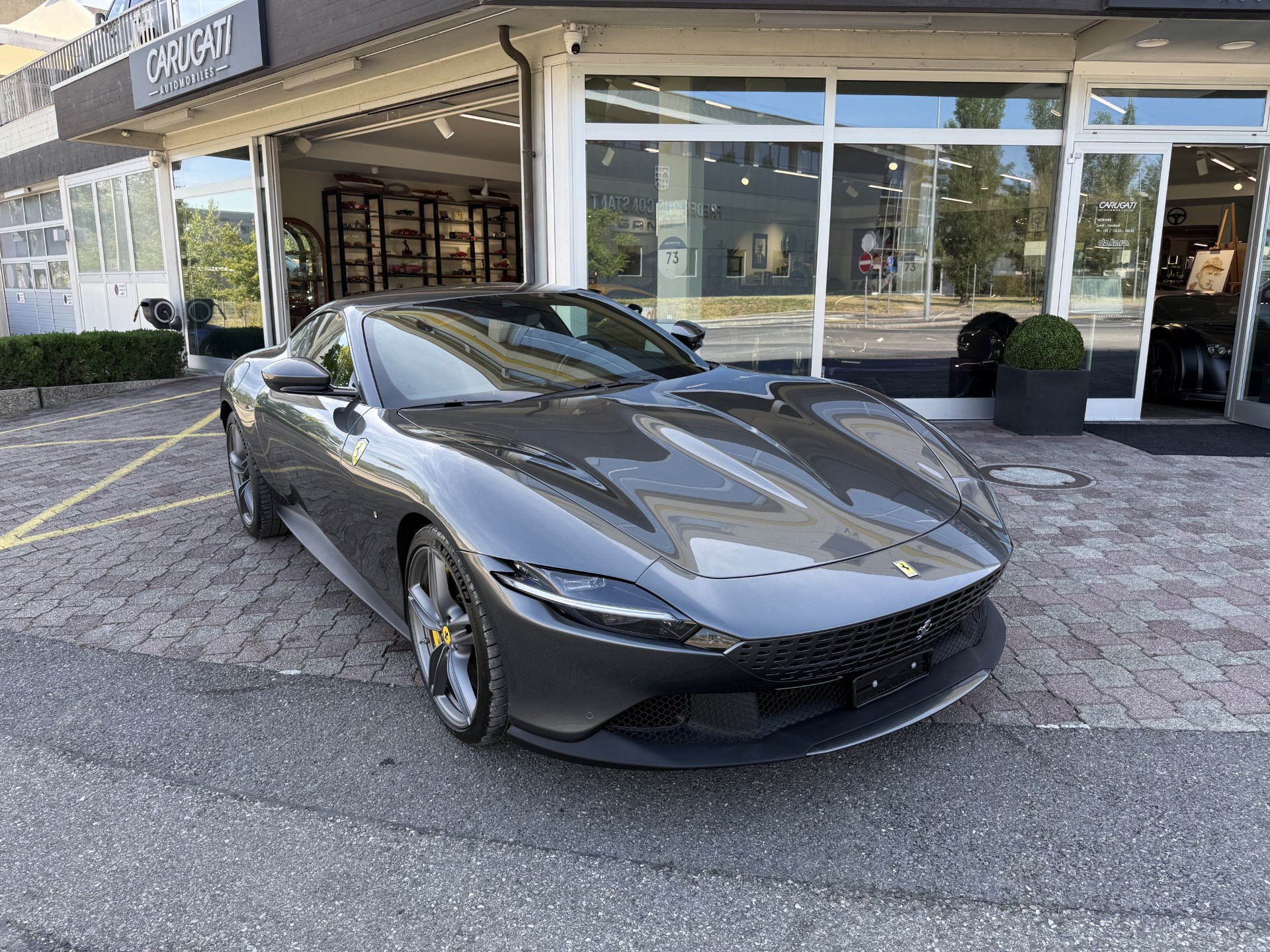 FERRARI Roma 3.9 V8 T-showroom-element-1