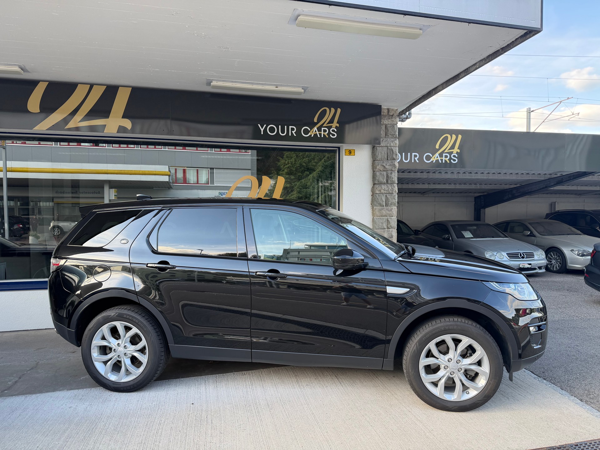 LAND ROVER Discovery Sport 2.0 Si4 Pure AT9-showroom-element-3