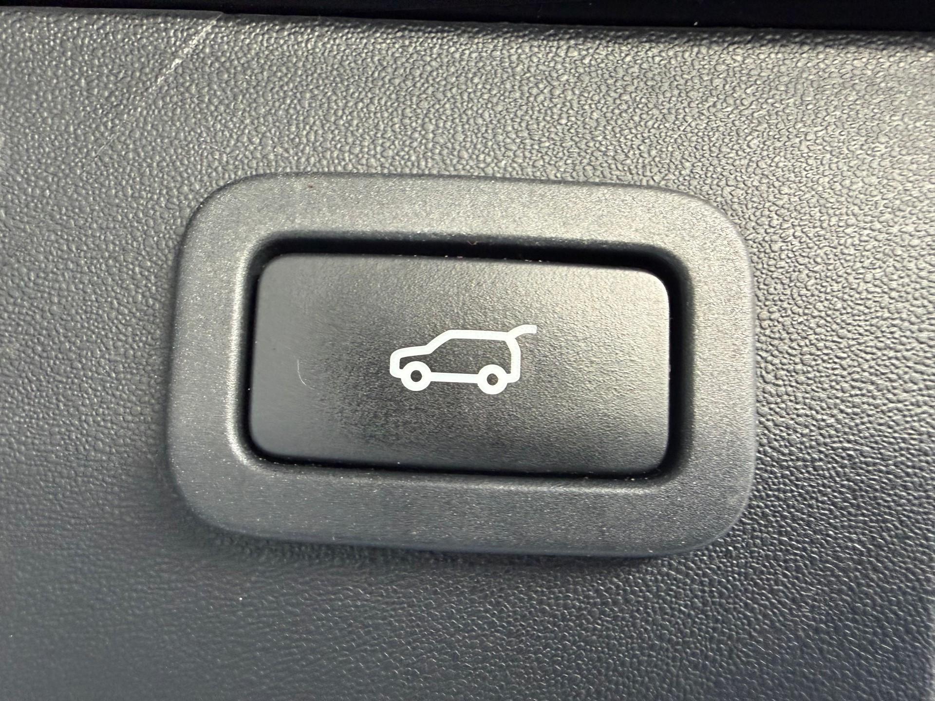 LAND ROVER Discovery Sport 2.0 Si4 Pure AT9-image-13
