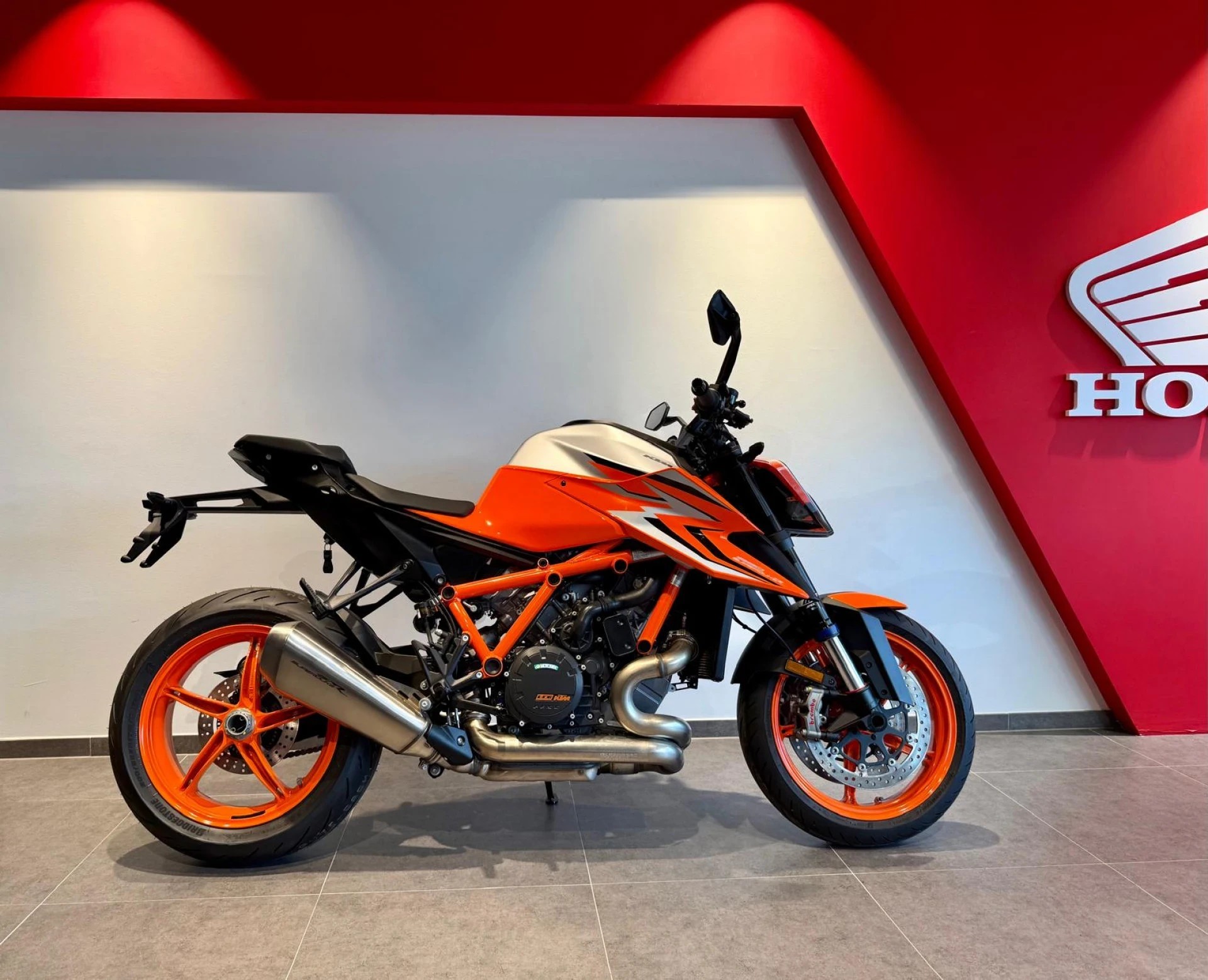 KTM 1290 Super Duke R Evo-image-0