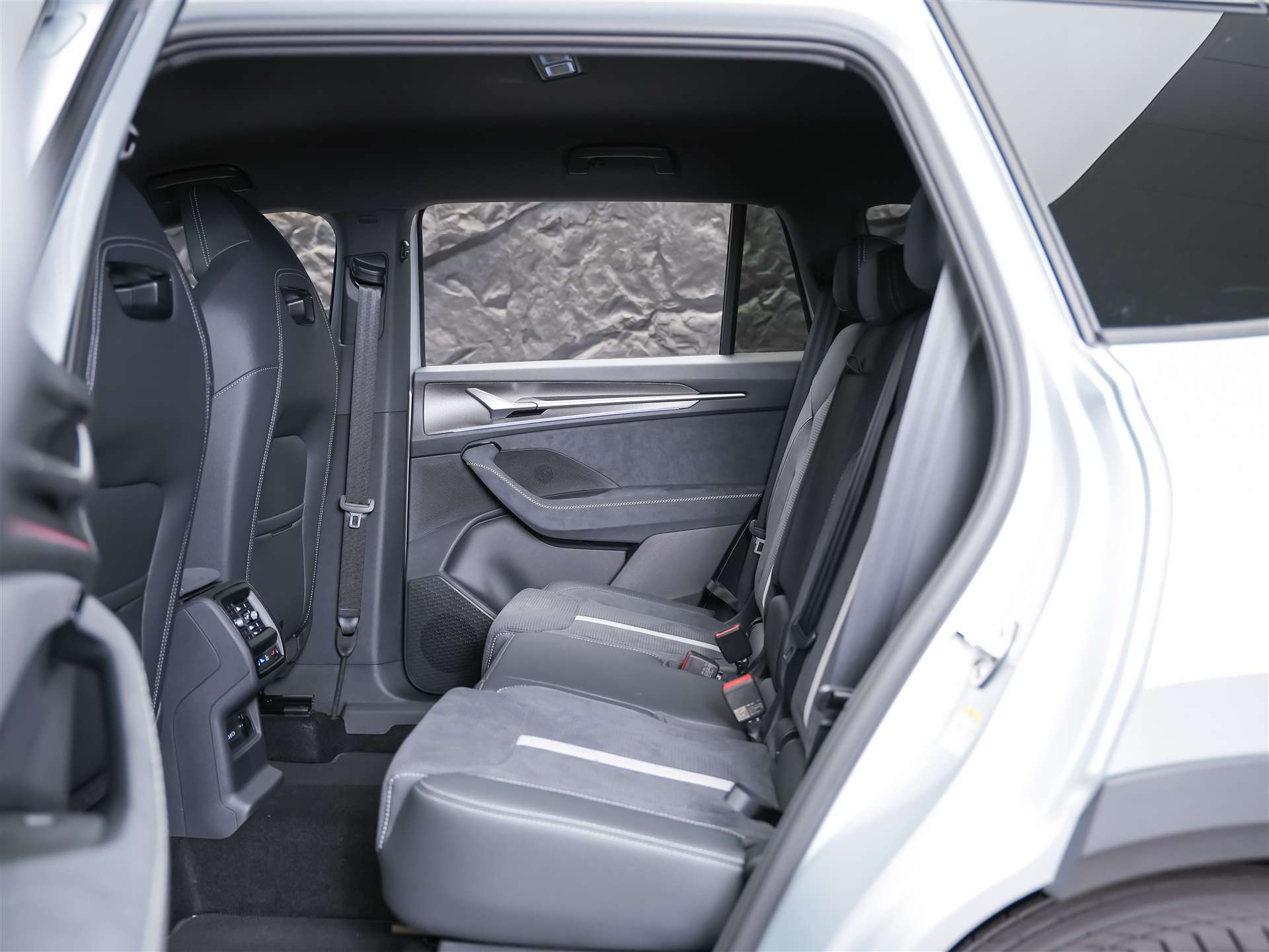 SKODA Kodiaq 2.0 TDI Sportline 4x4 *Werksgarantie*Matrix LED*AHK*-image-11