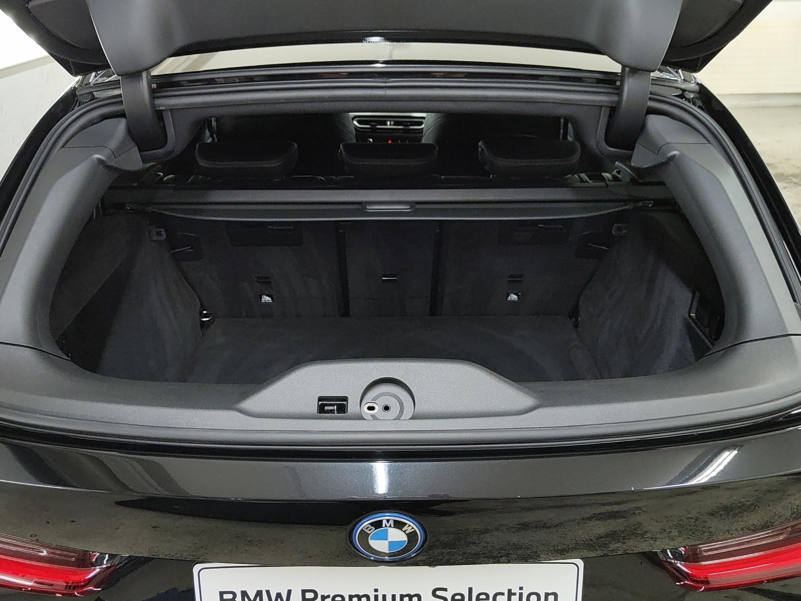BMW 330e xDrive SAG Touring-image-20