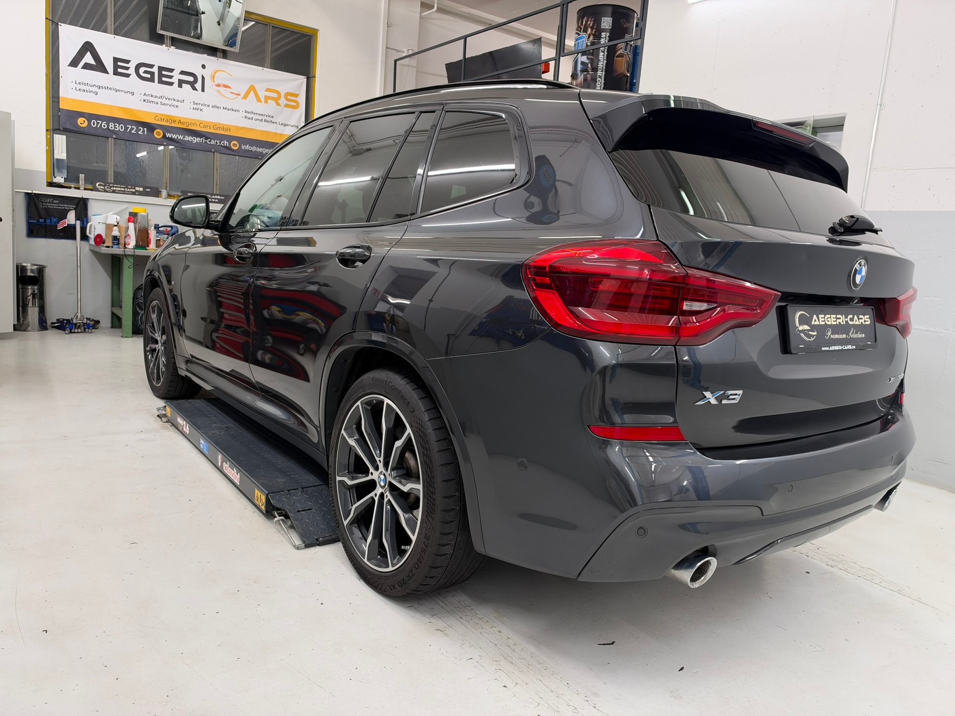 BMW X3 xDrive 30d Individual M Sport Steptronic-image-5