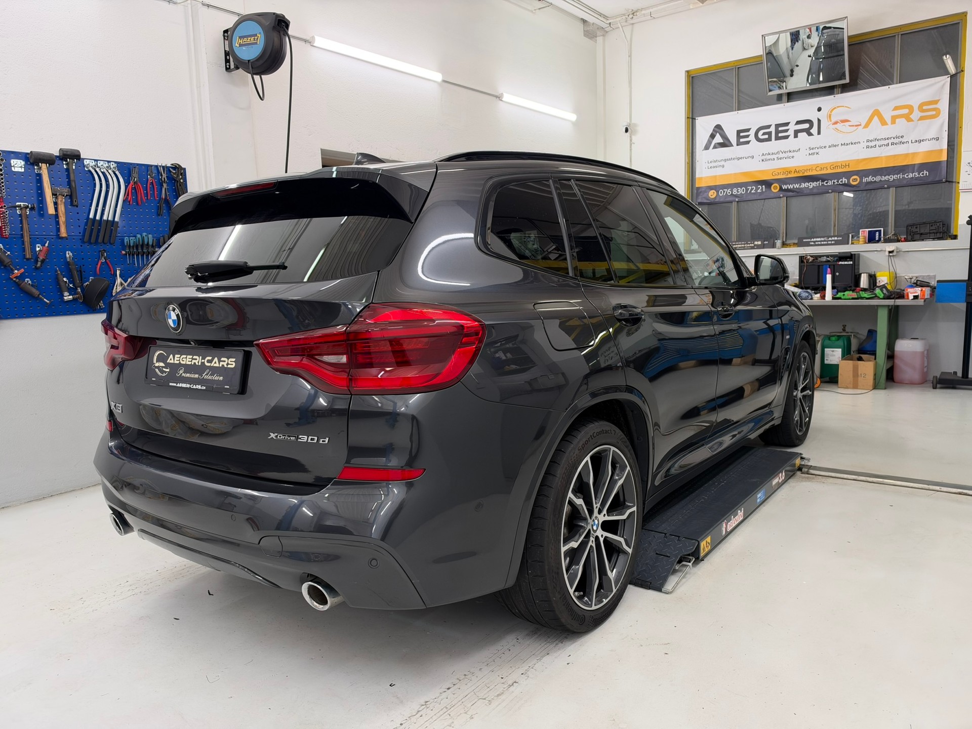 BMW X3 xDrive 30d Individual M Sport Steptronic-showroom-element-3
