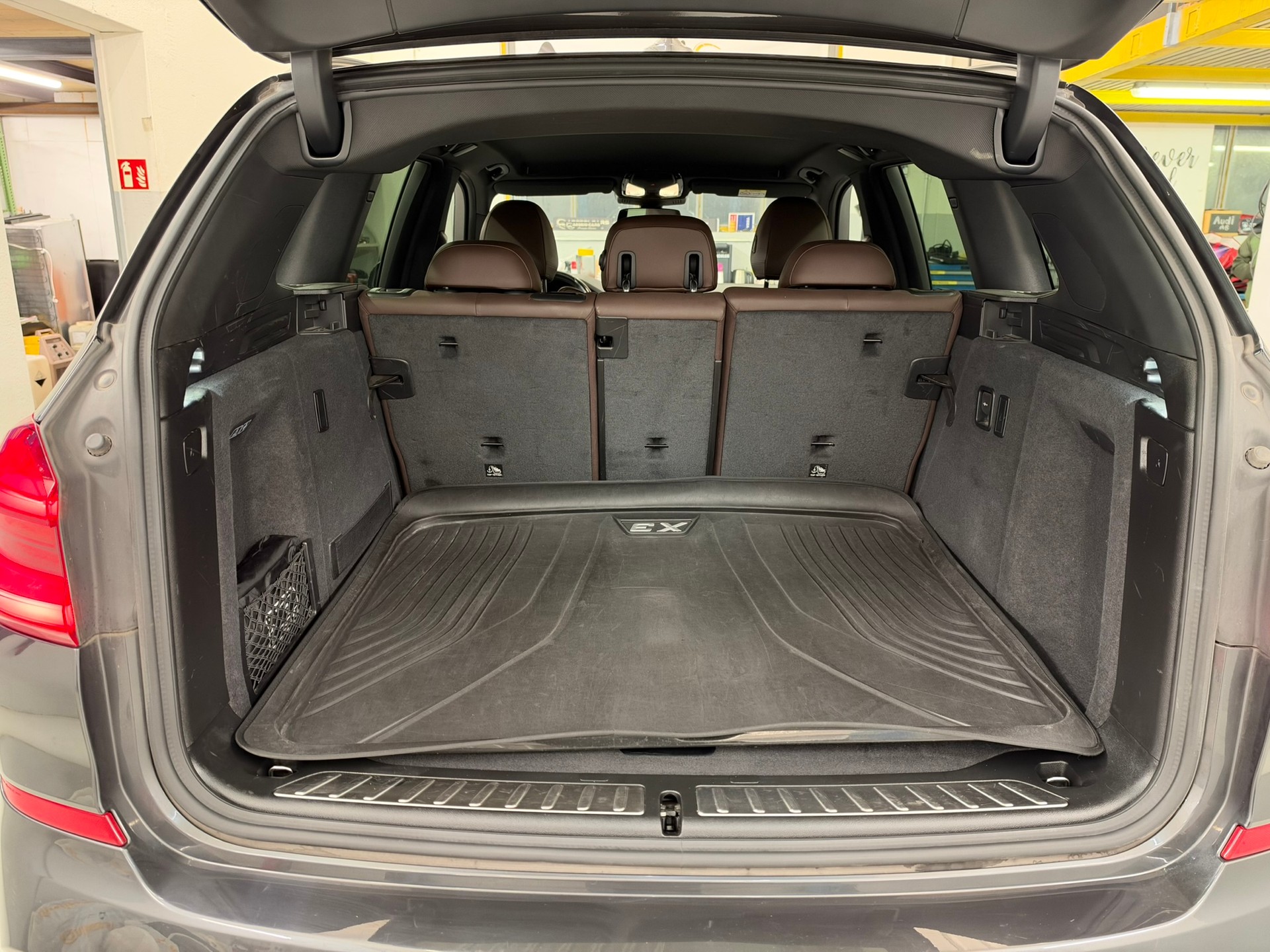BMW X3 xDrive 30d Individual M Sport Steptronic-image-6