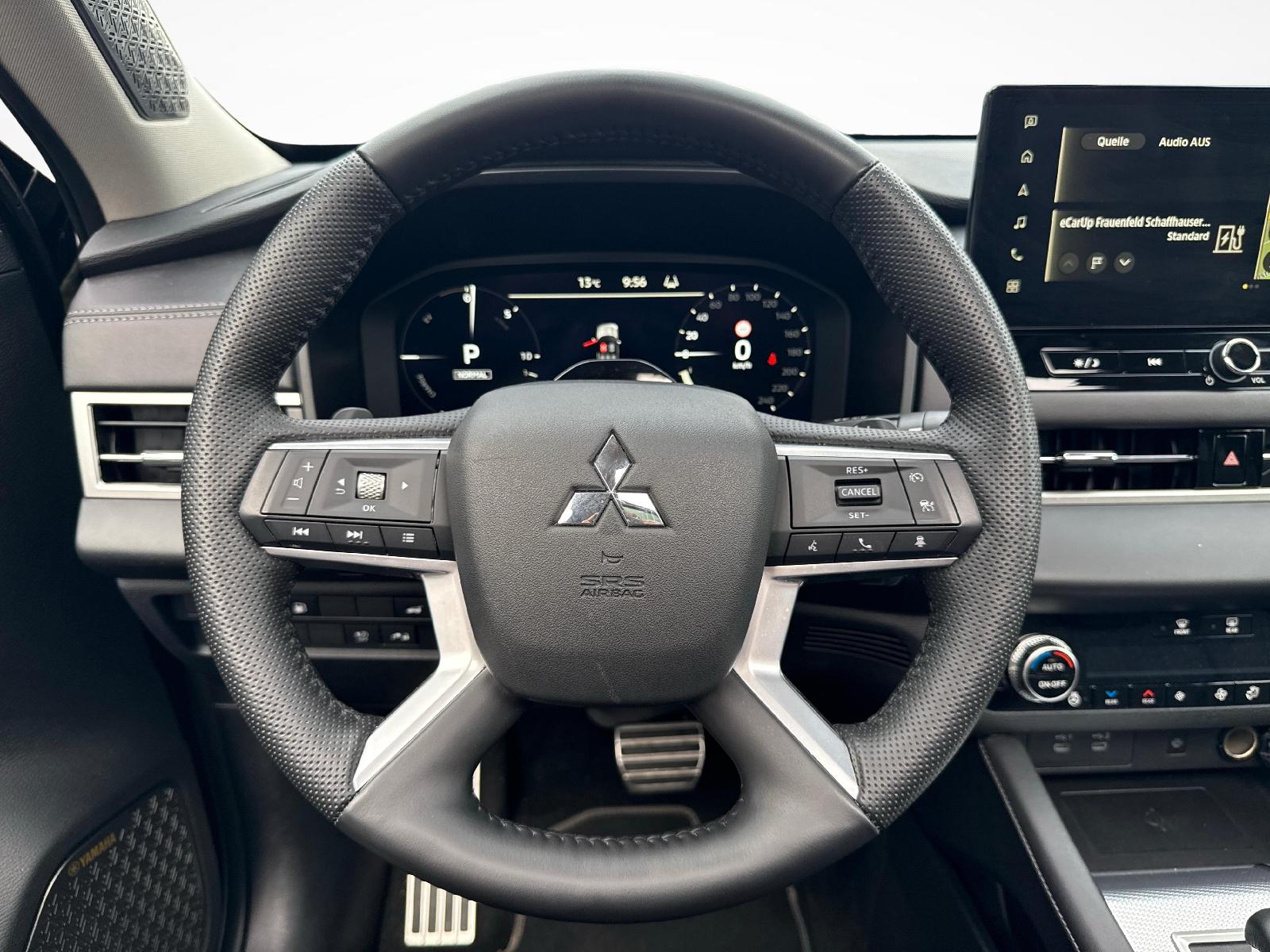 MITSUBISHI Outlander 2.4 PHEV Instyle 4x4-image-14