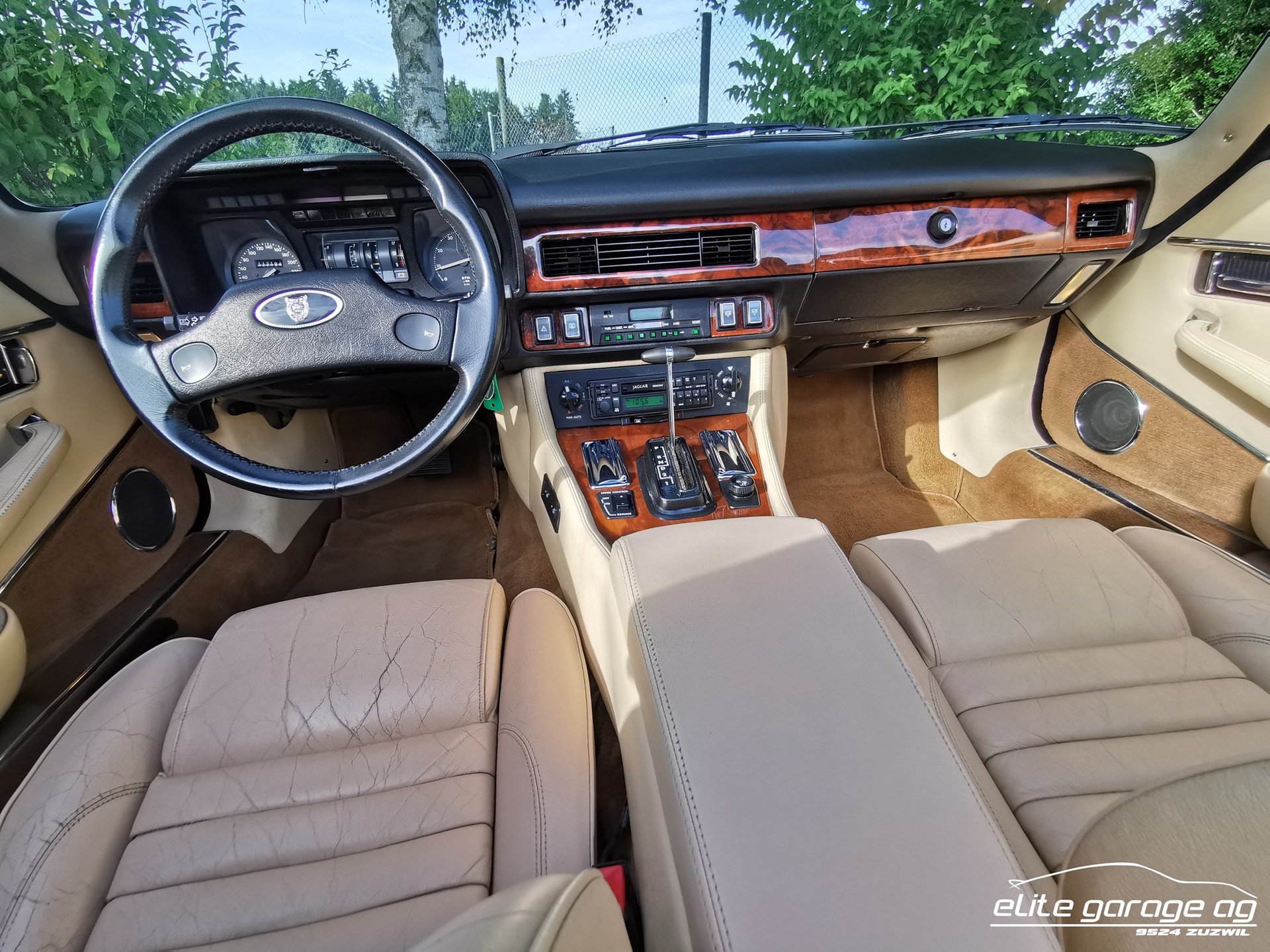 JAGUAR XJS 5.3 V12 Convertible-image-13