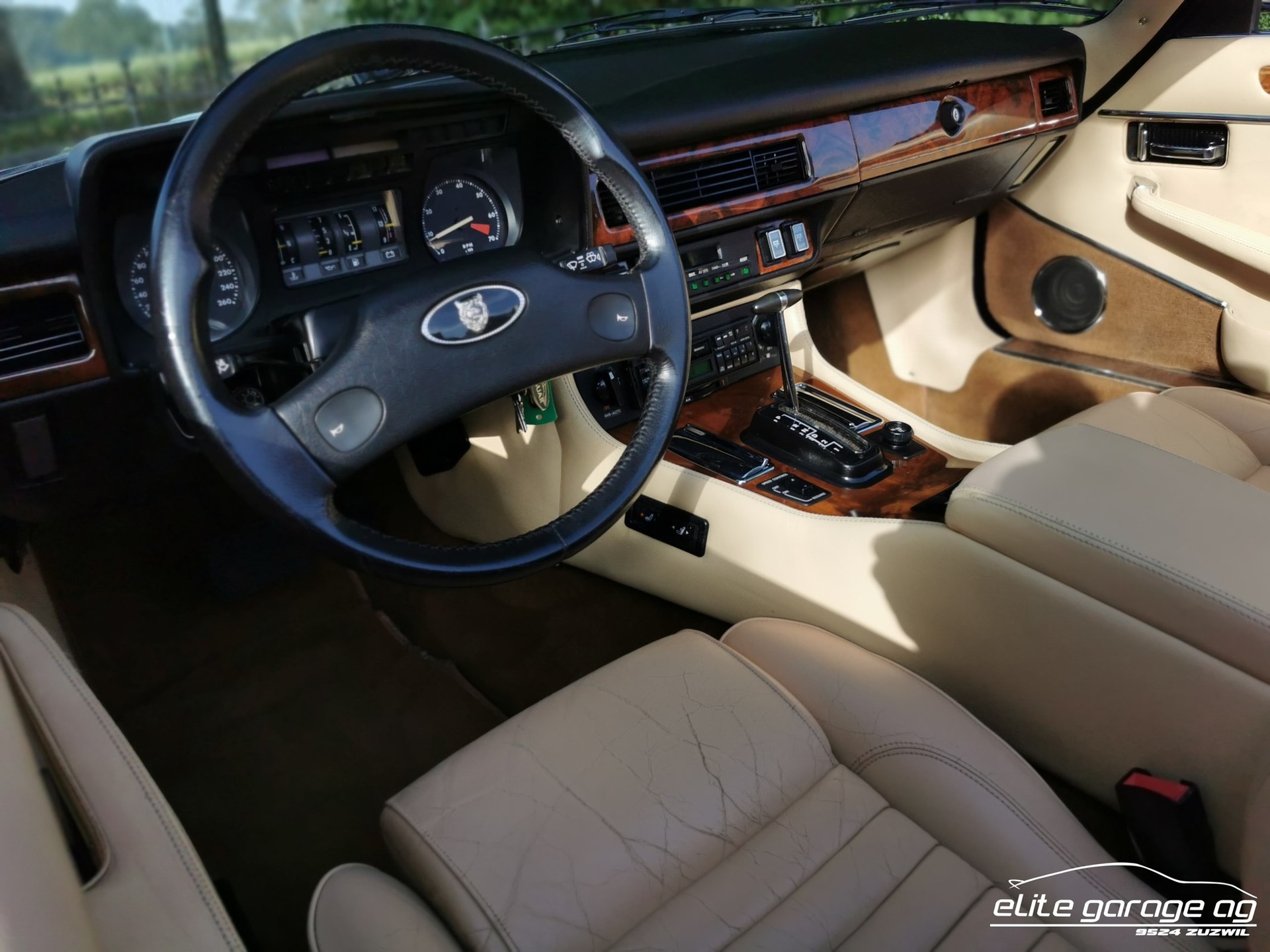 JAGUAR XJS 5.3 V12 Convertible-image-12