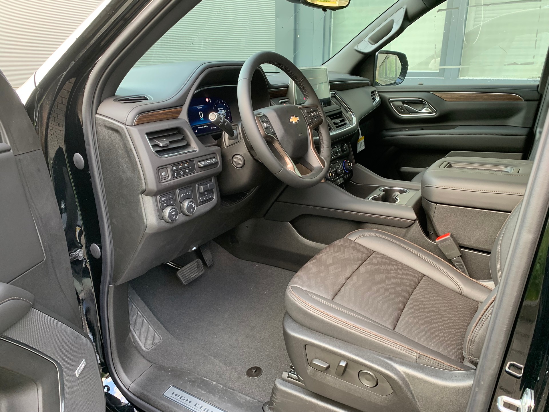 CHEVROLET Suburban High Country 6,2 V8 420 PS 4WD 7 Pl.-image-6