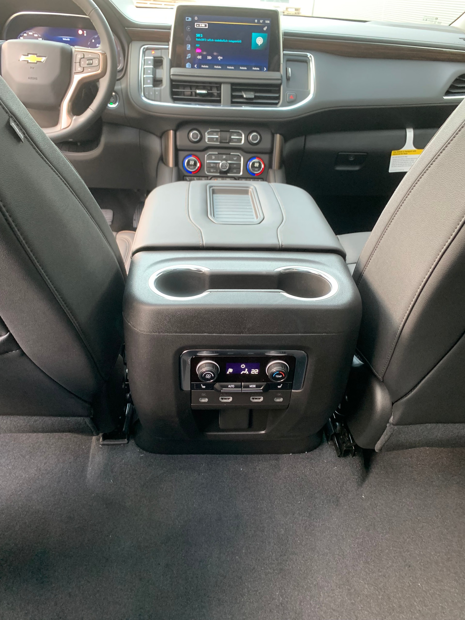 CHEVROLET Suburban High Country 6,2 V8 420 PS 4WD 7 Pl.-image-9