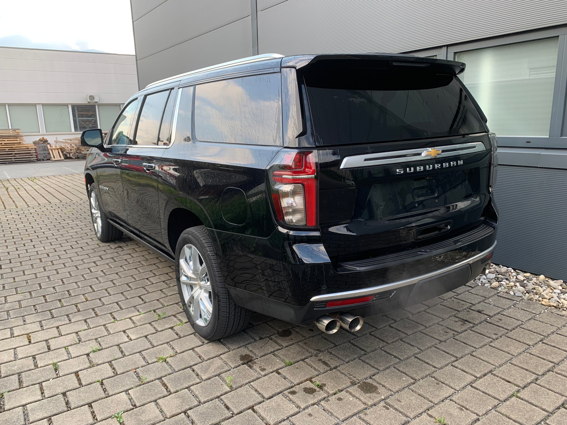 CHEVROLET Suburban High Country 6,2 V8 420 PS 4WD 7 Pl.-image-5
