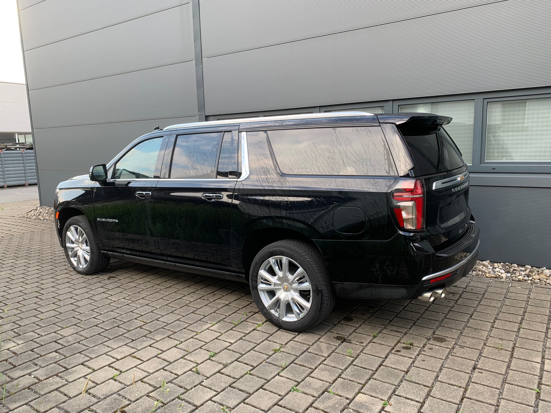 CHEVROLET Suburban High Country 6,2 V8 420 PS 4WD 7 Pl.-image-4