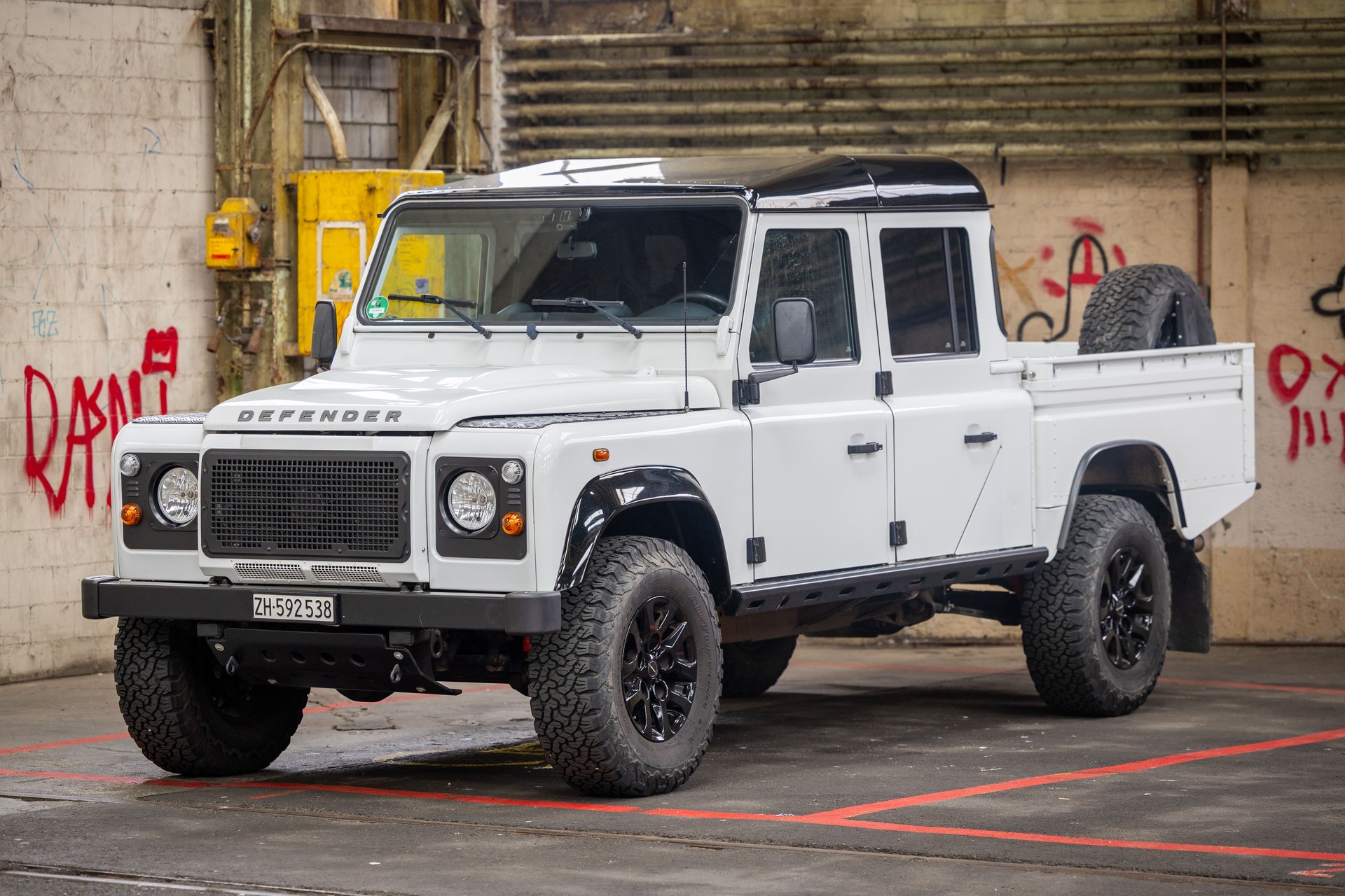 LAND ROVER 130 Pick Up-image-3