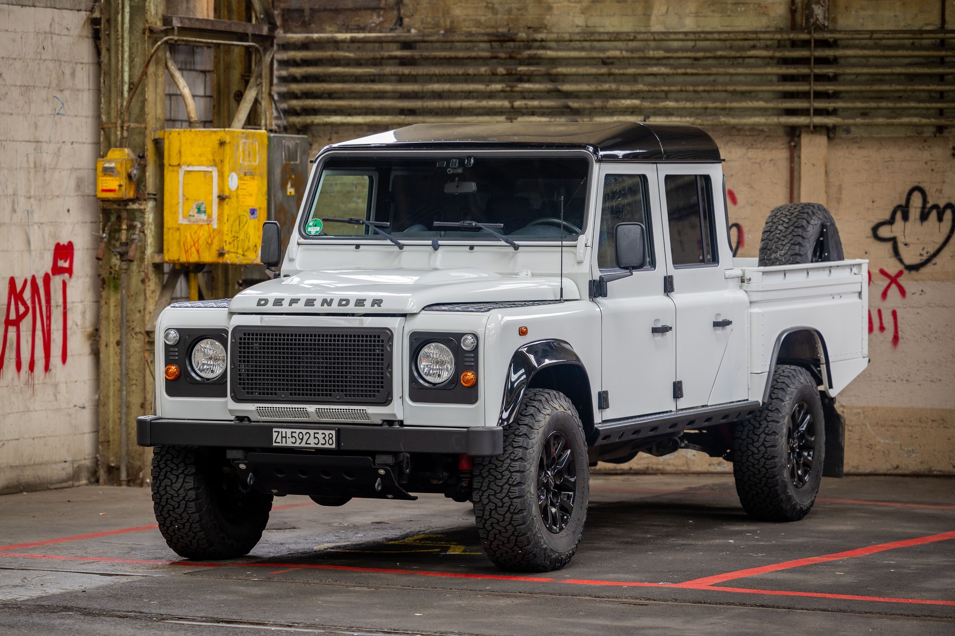 LAND ROVER 130 Pick Up-image-2