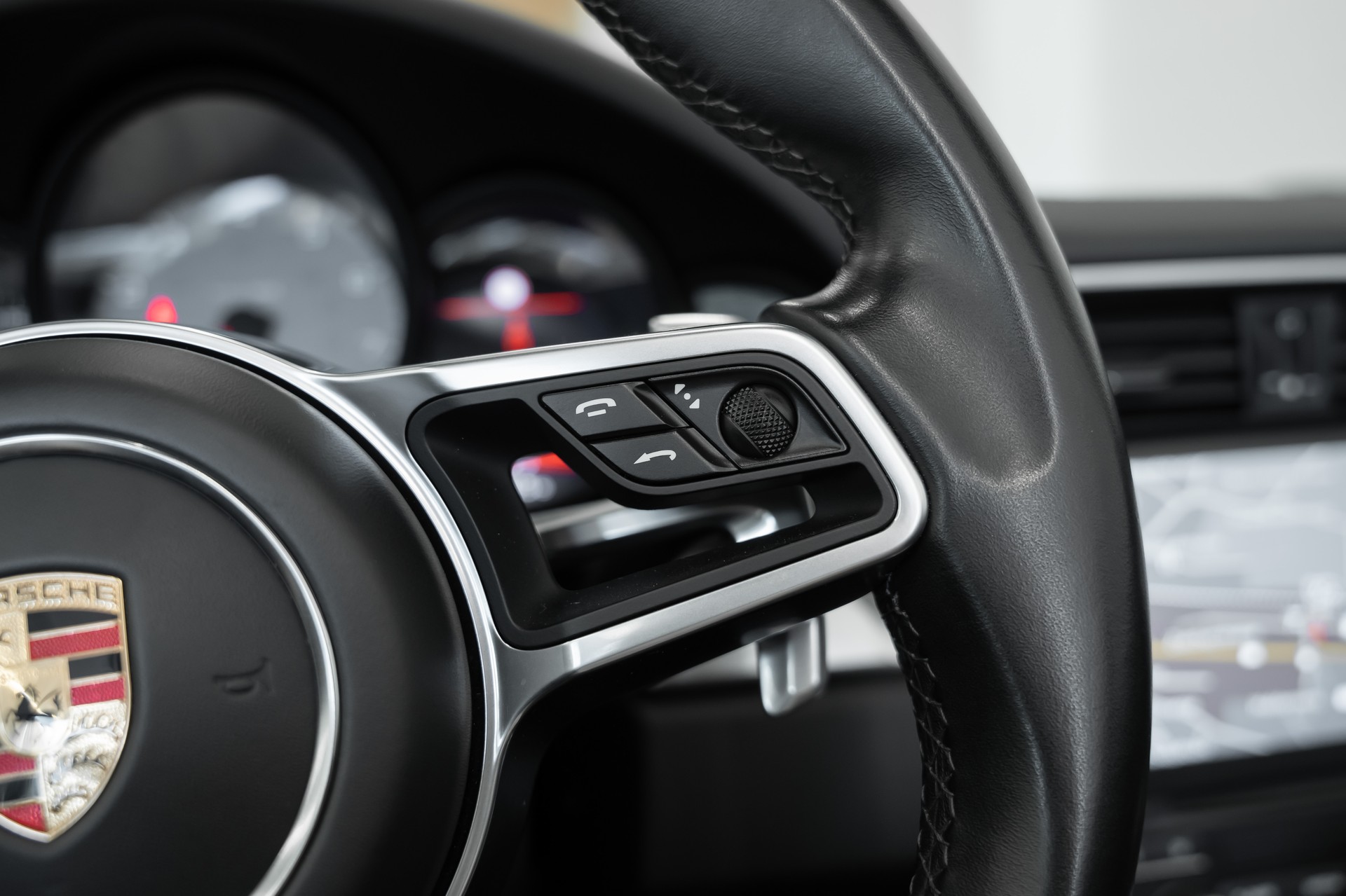 PORSCHE 911 Carrera 4S Cabrio PDK-image-21