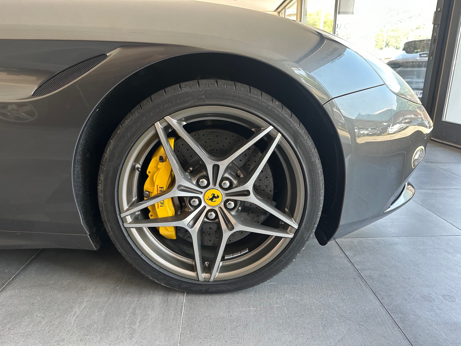 FERRARI California 3.9 V8 T-image-12