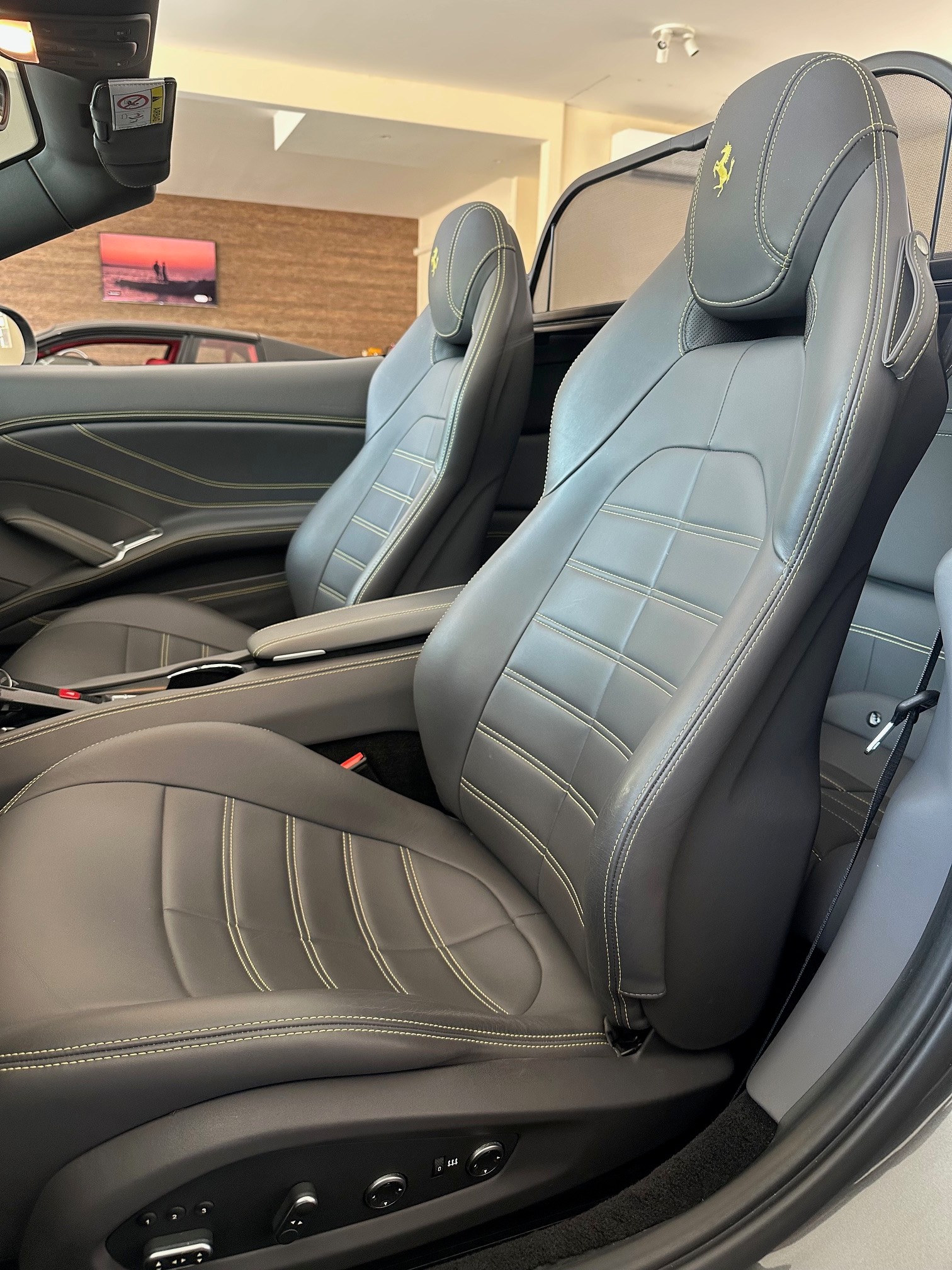 FERRARI California 3.9 V8 T-image-13