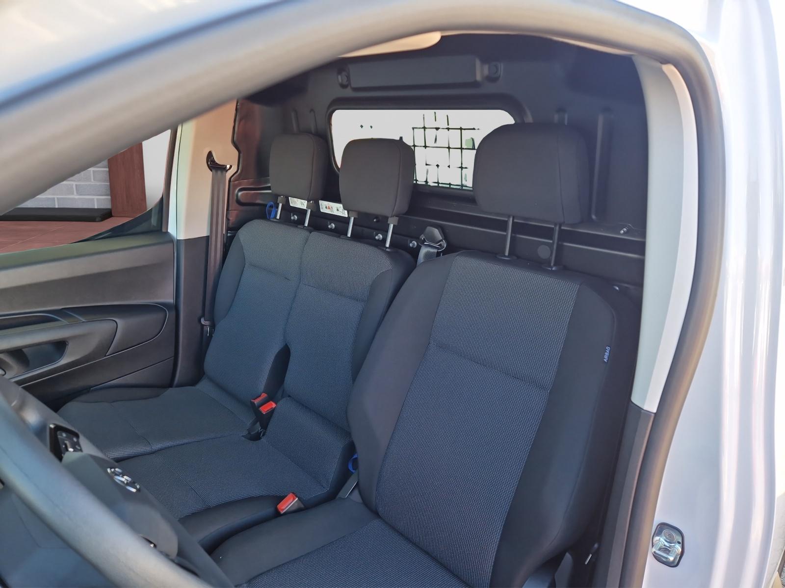 TOYOTA PROACE CITY Van L1 52KWh Active-image-7