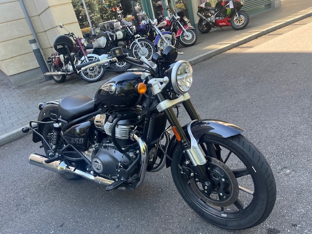 ROYAL ENFIELD Super Meteor 650 Interstellar-image-2