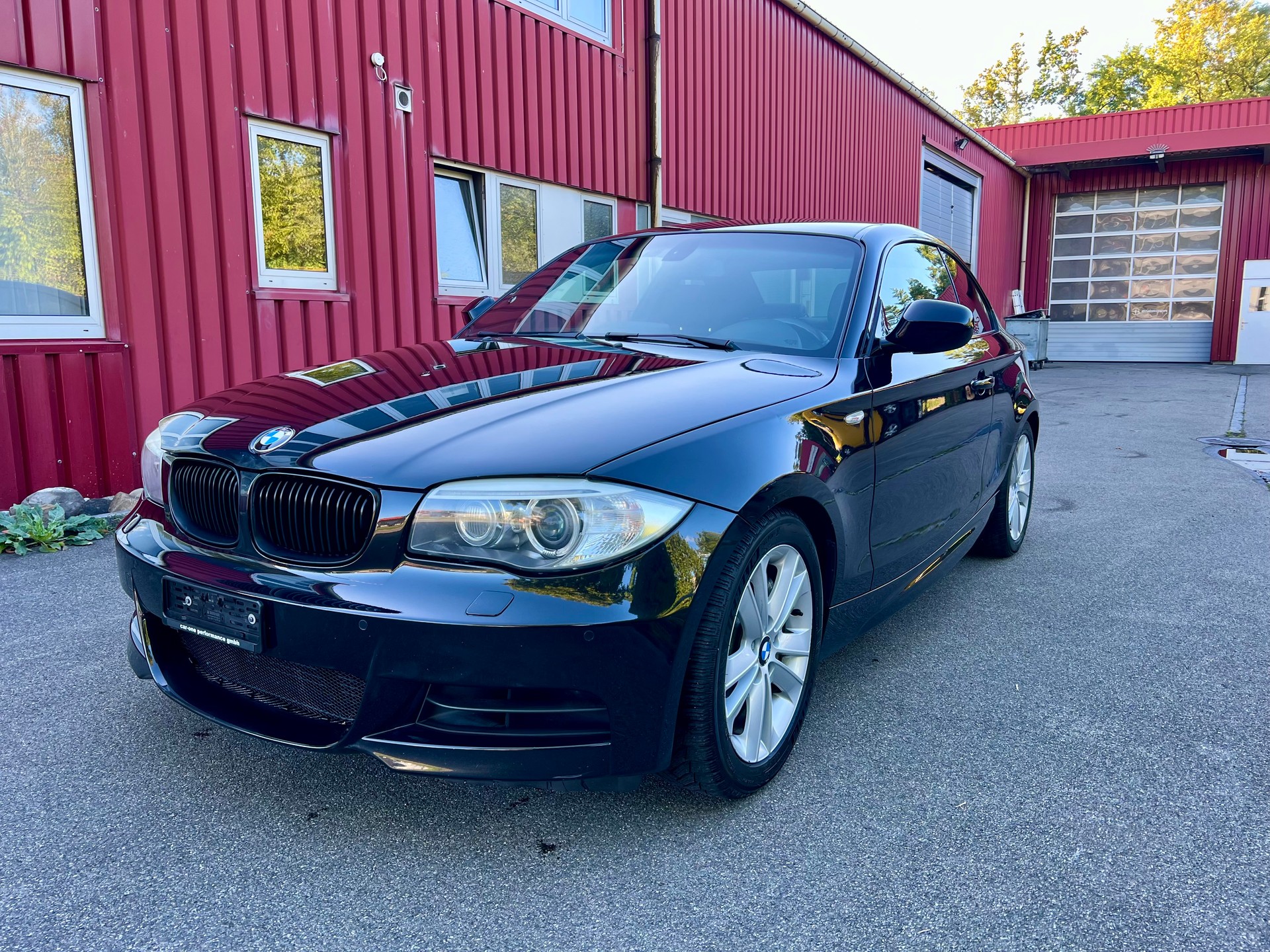 BMW 135i Coupé DSG-showroom-element-1