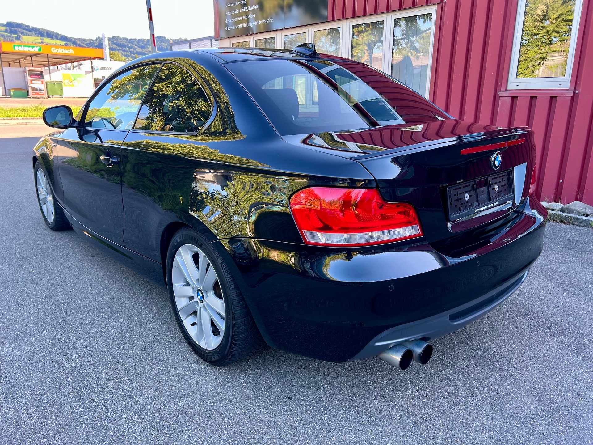 BMW 135i Coupé DSG-showroom-element-3