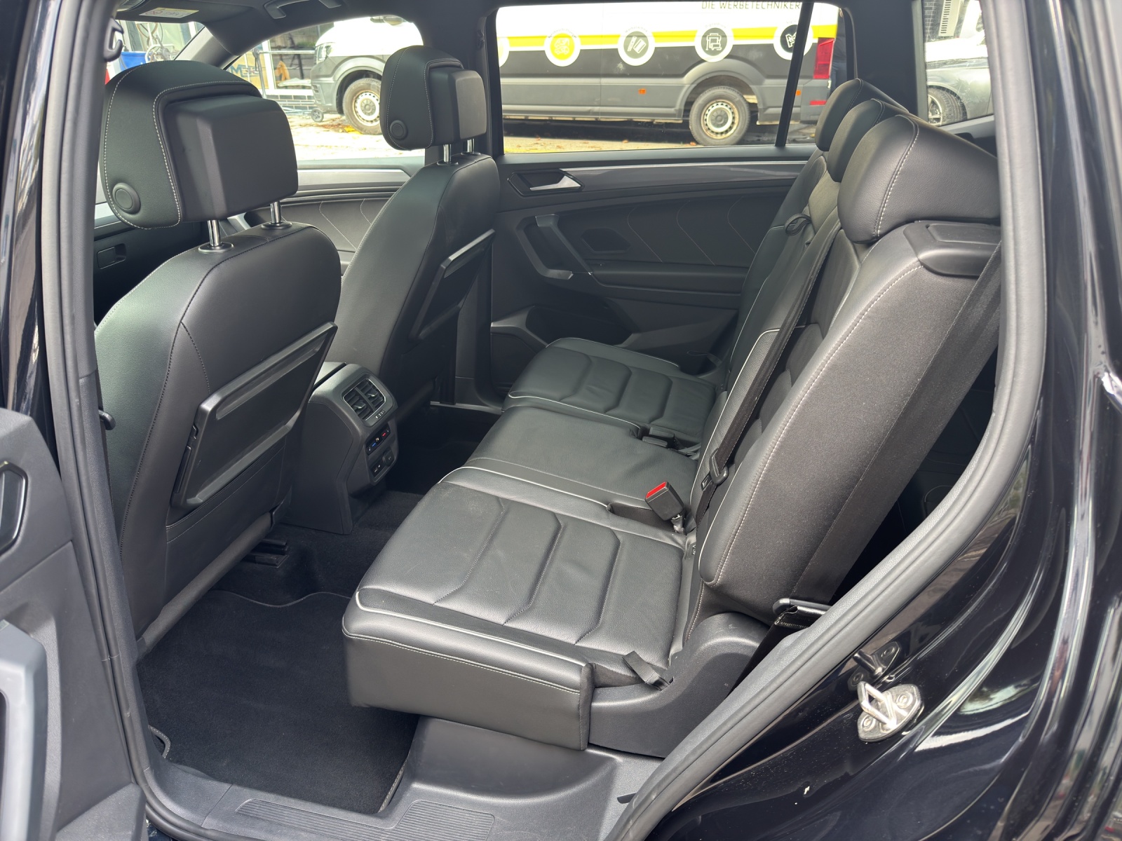 VW Tiguan Allspace 2.0 TDI SCR Highline 4Motion DSG-image-23